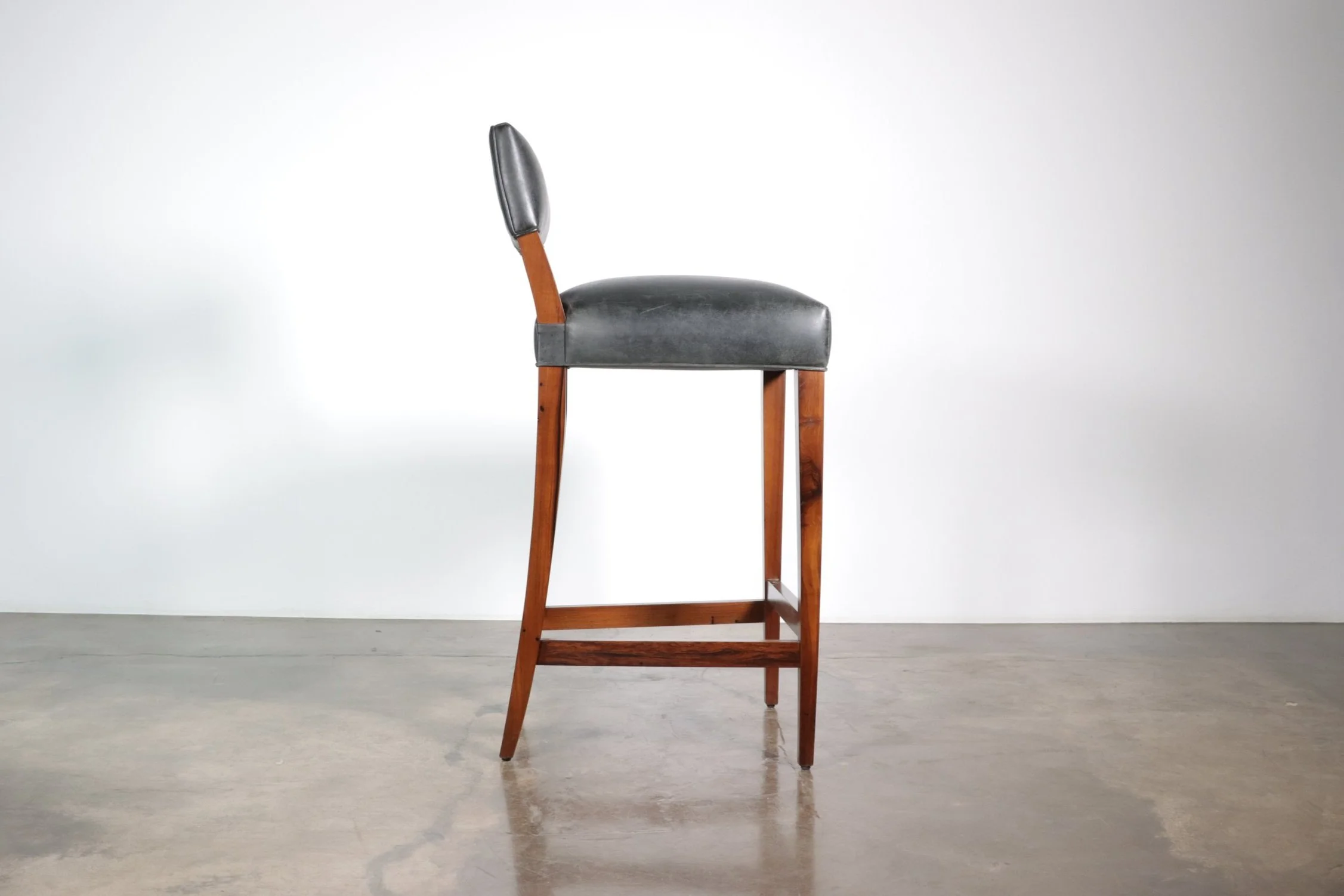 220728+41_Neto+Stool_02+by+Costantini.jpg
