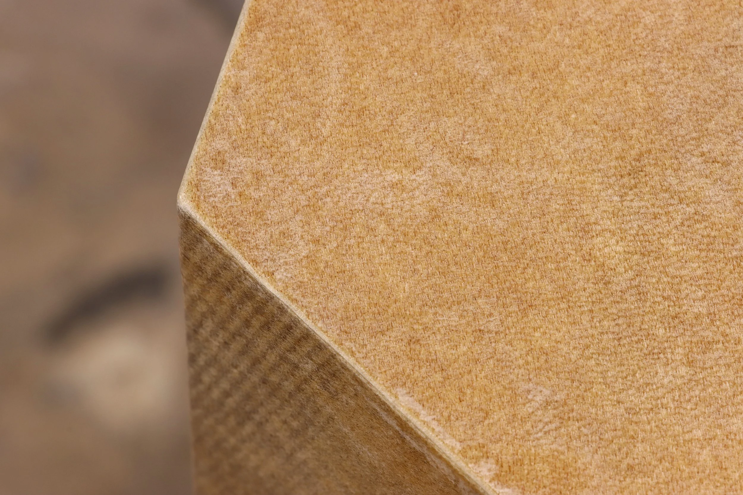 Pergamino Hex Caramel Alto By Costantini 03.JPG