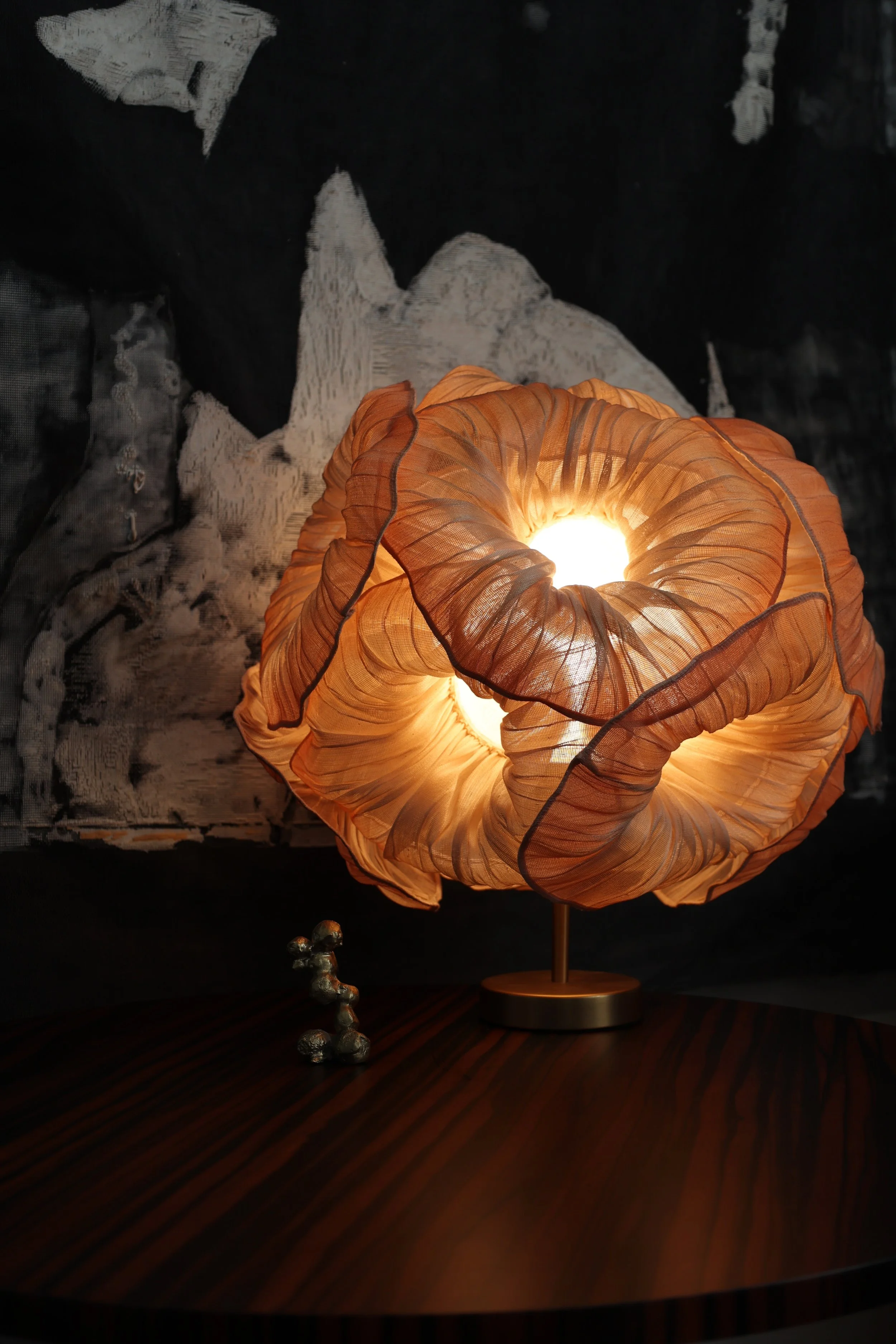 Anemone Grande Table Lamp by Montincelli 02.jpeg