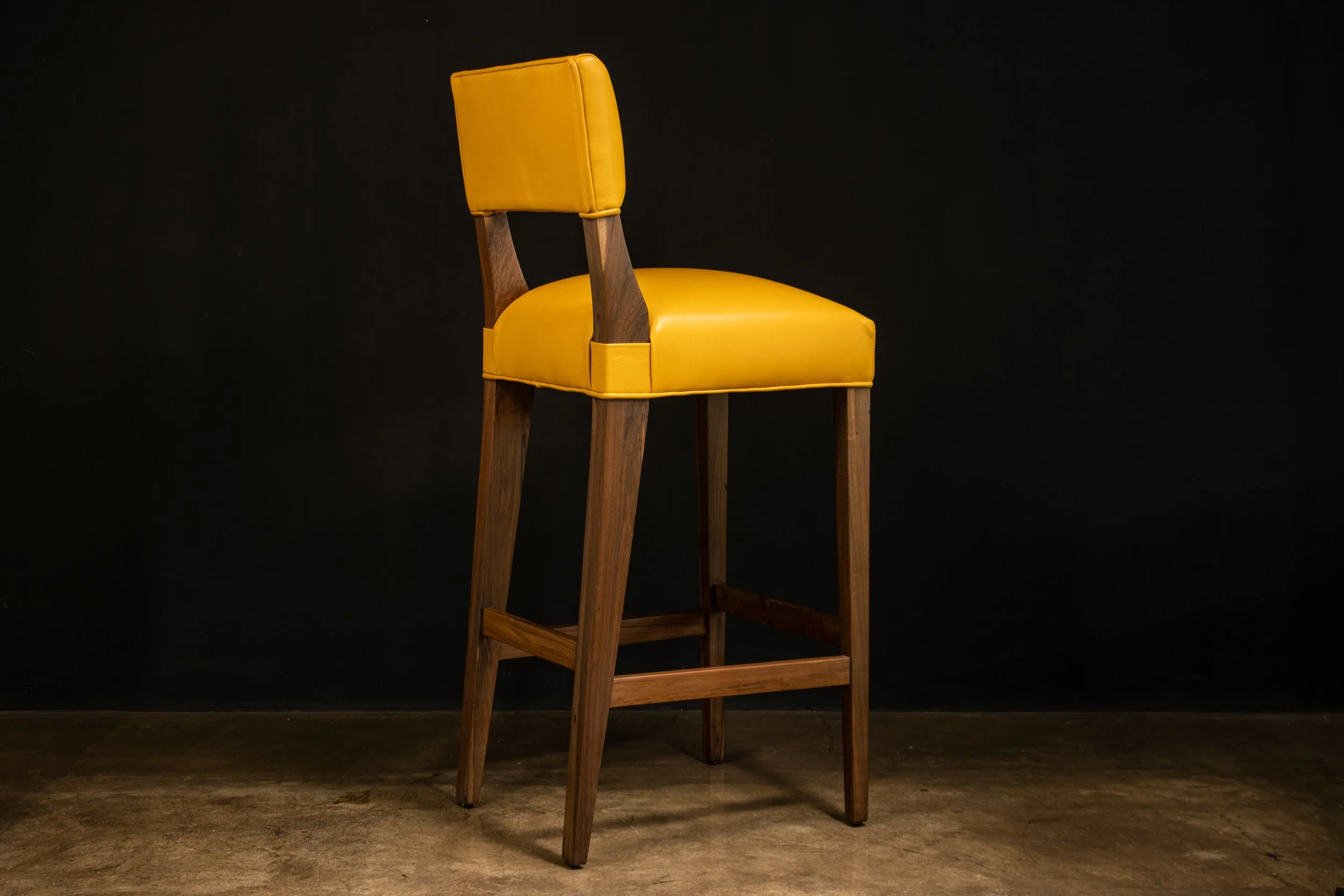 Bruno Stool in Pavoni Leather by Costantini 01.jpg