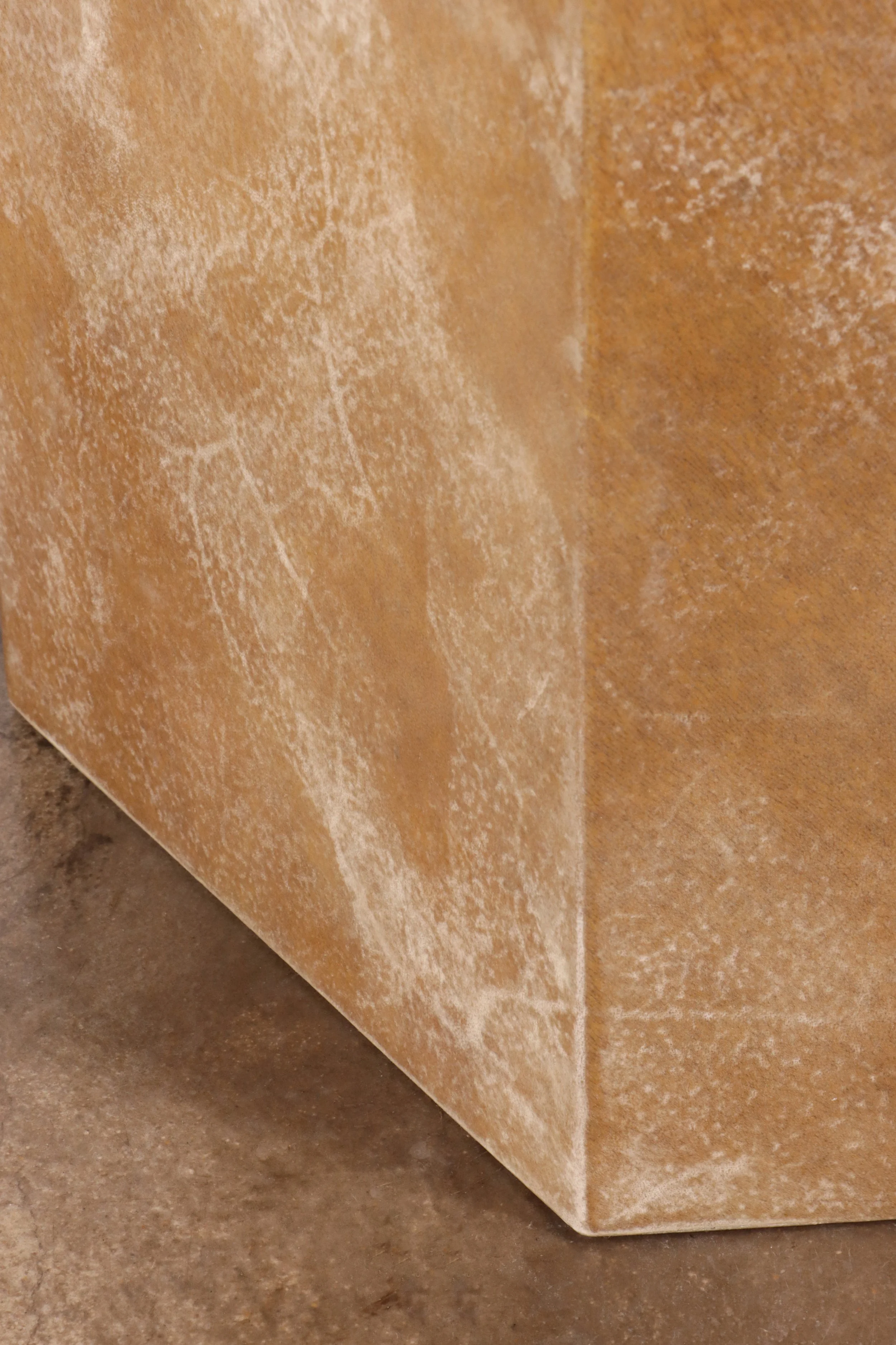 Pergamino Hex Caramel by Costantini 08.jpg