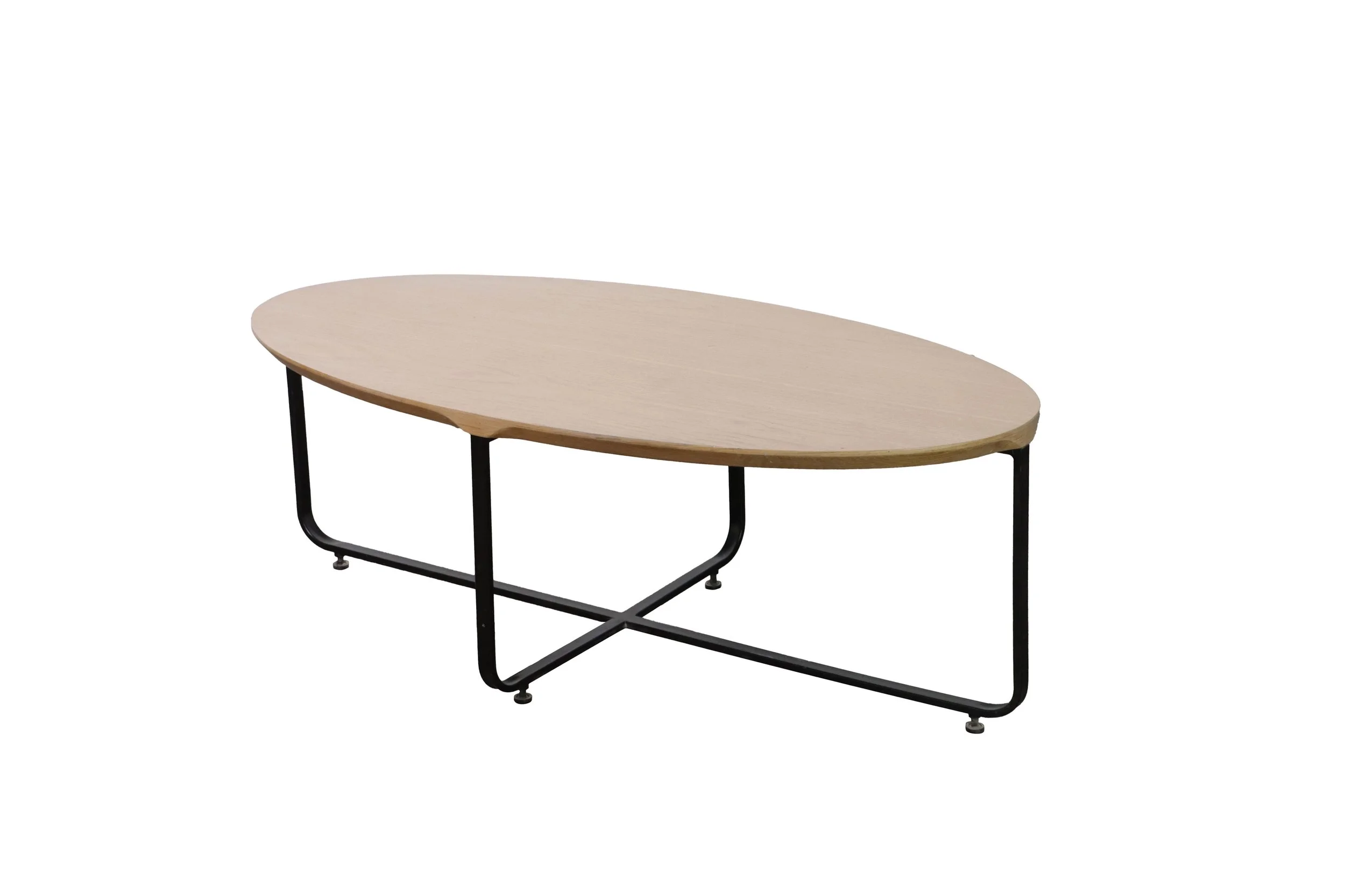 AKA Table by Costantini 220728 03_01 00 wbg.jpg