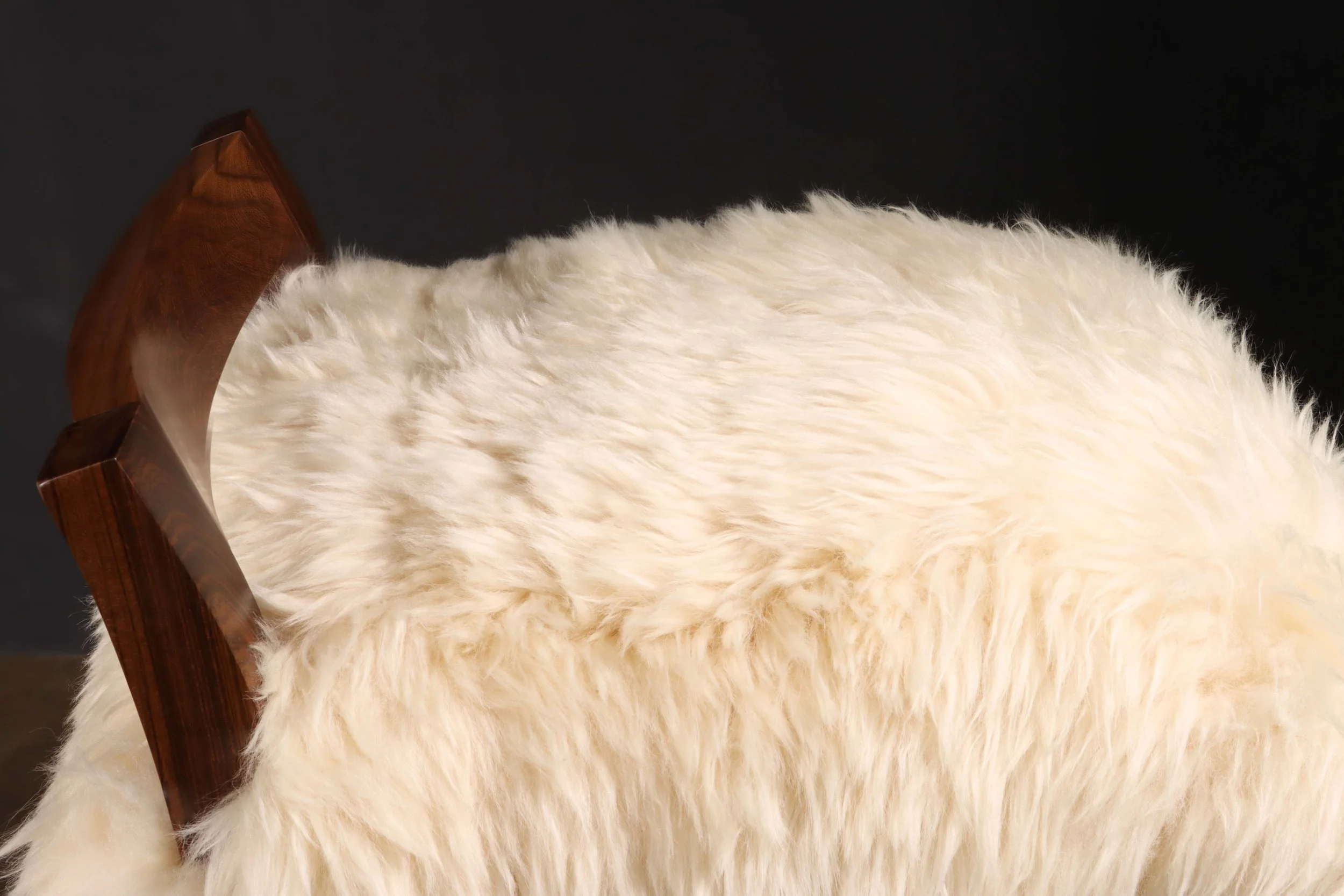 Umberto Stool in Sheepskin by Costantini 08.jpg