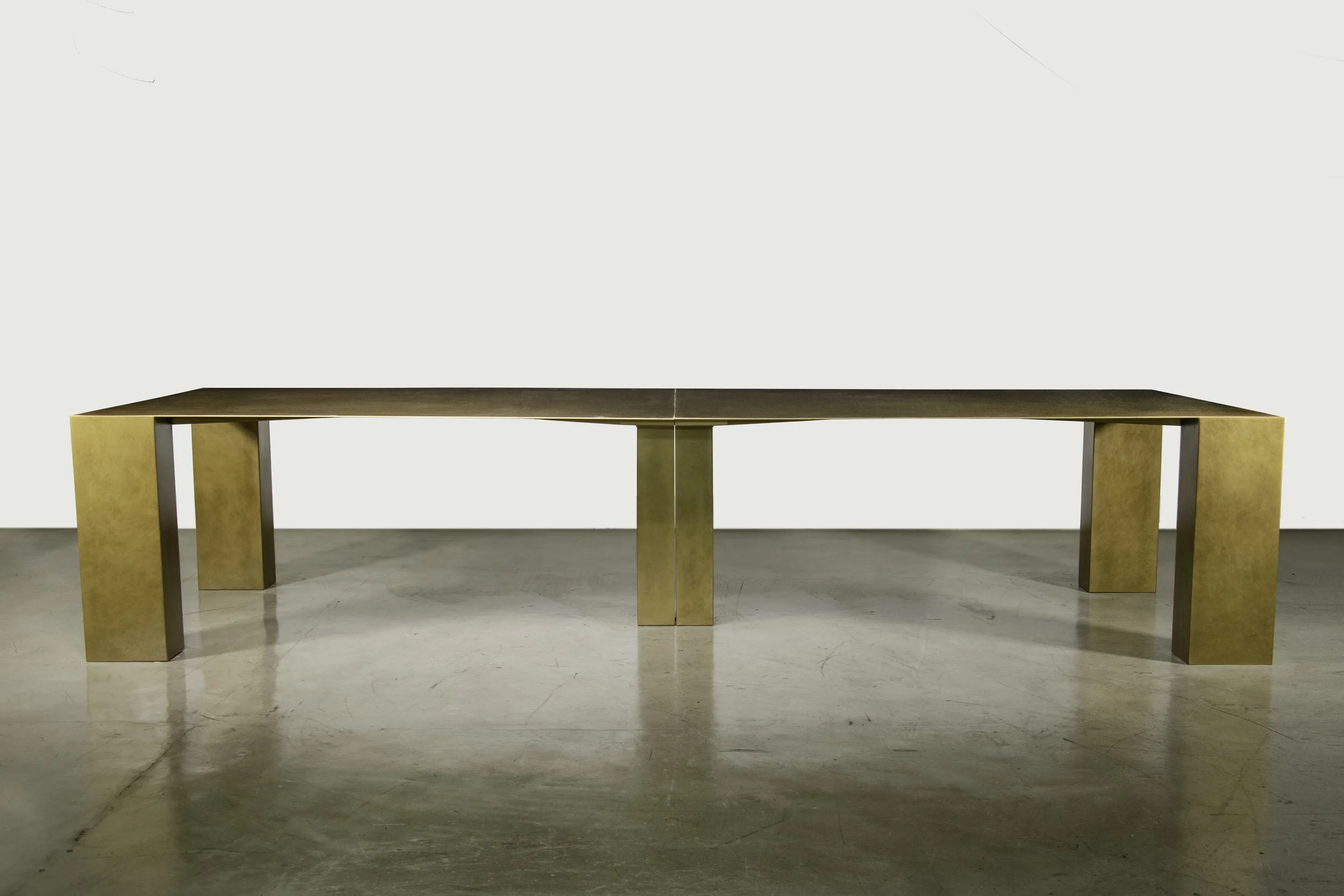 Alonzo Table by Costantini 01.jpg