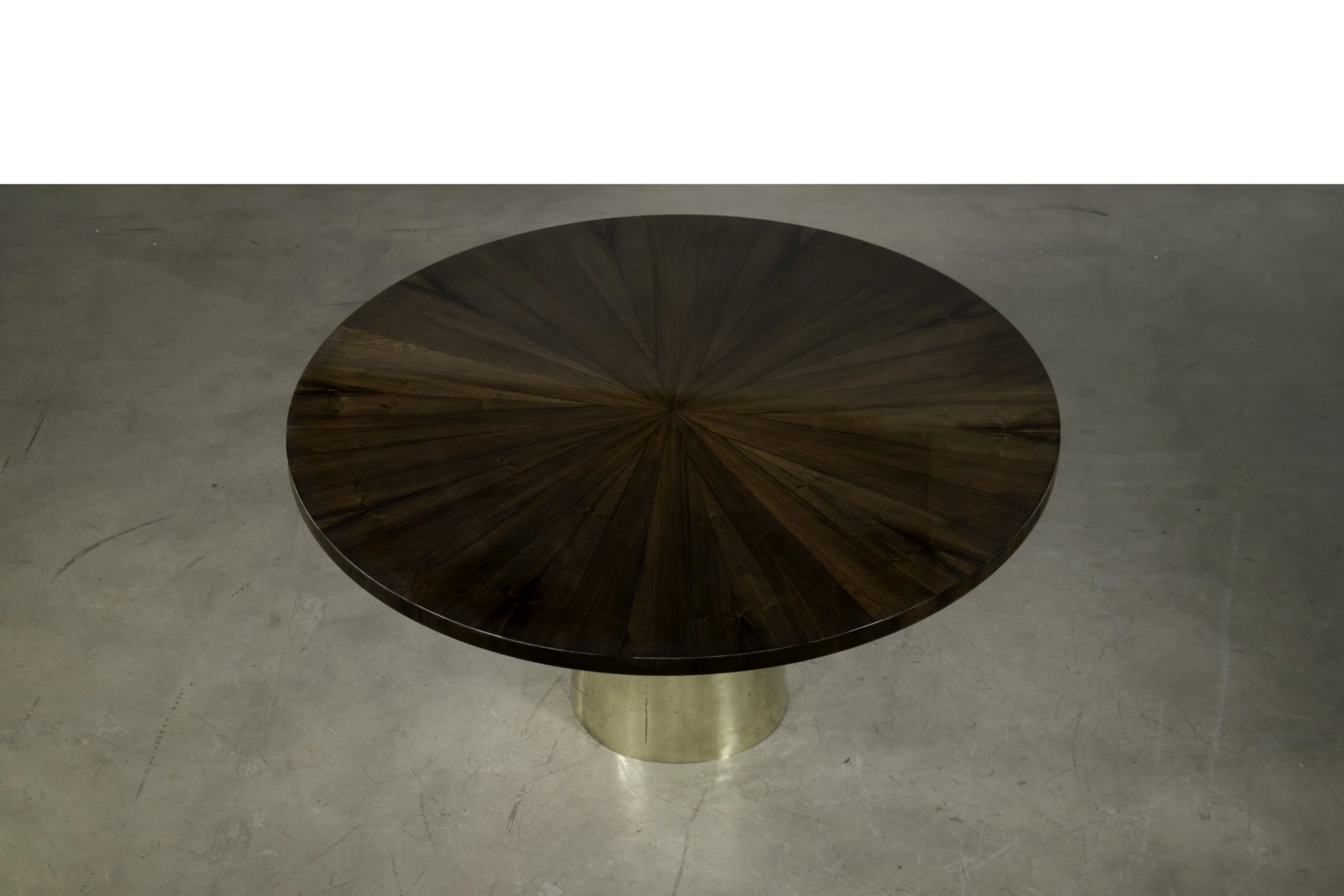 Benino Round Table by Costantini 01.jpg