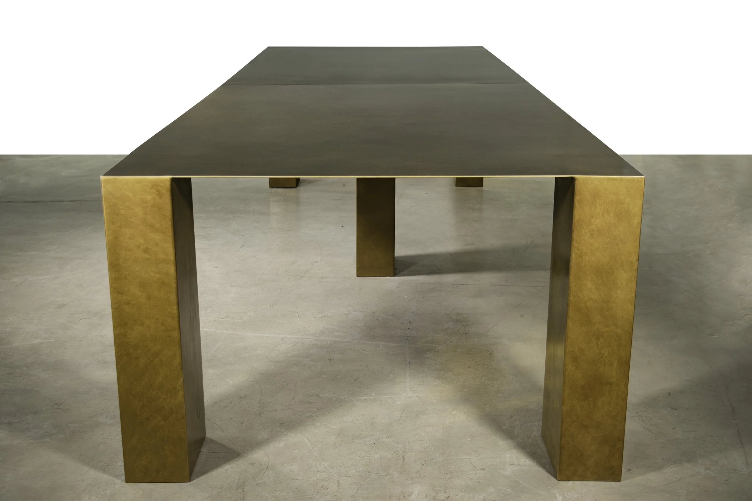Alonzo Table by Costantini 02.jpg