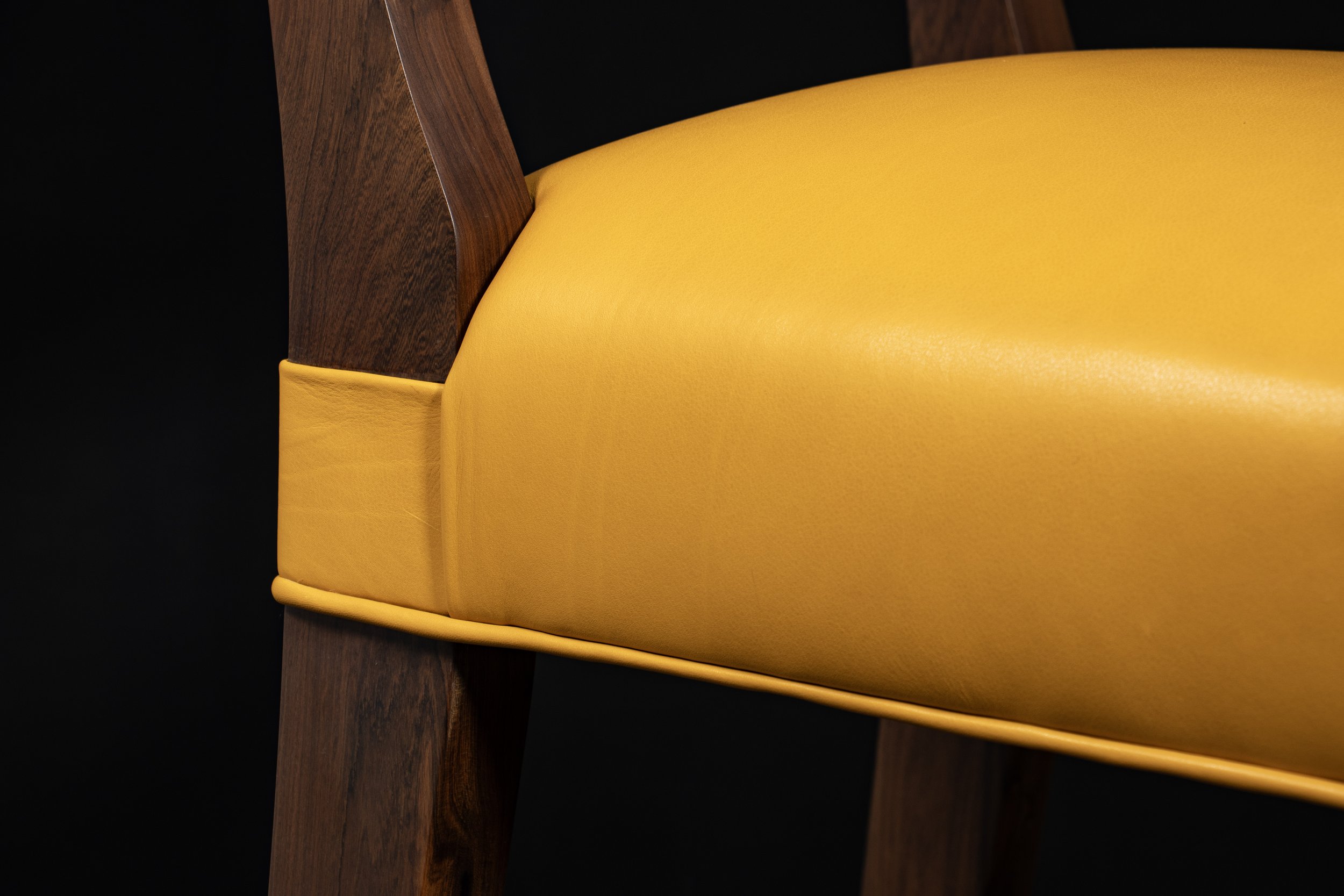 Bruno Stool in Pavoni Leather by Costantini 06.jpg