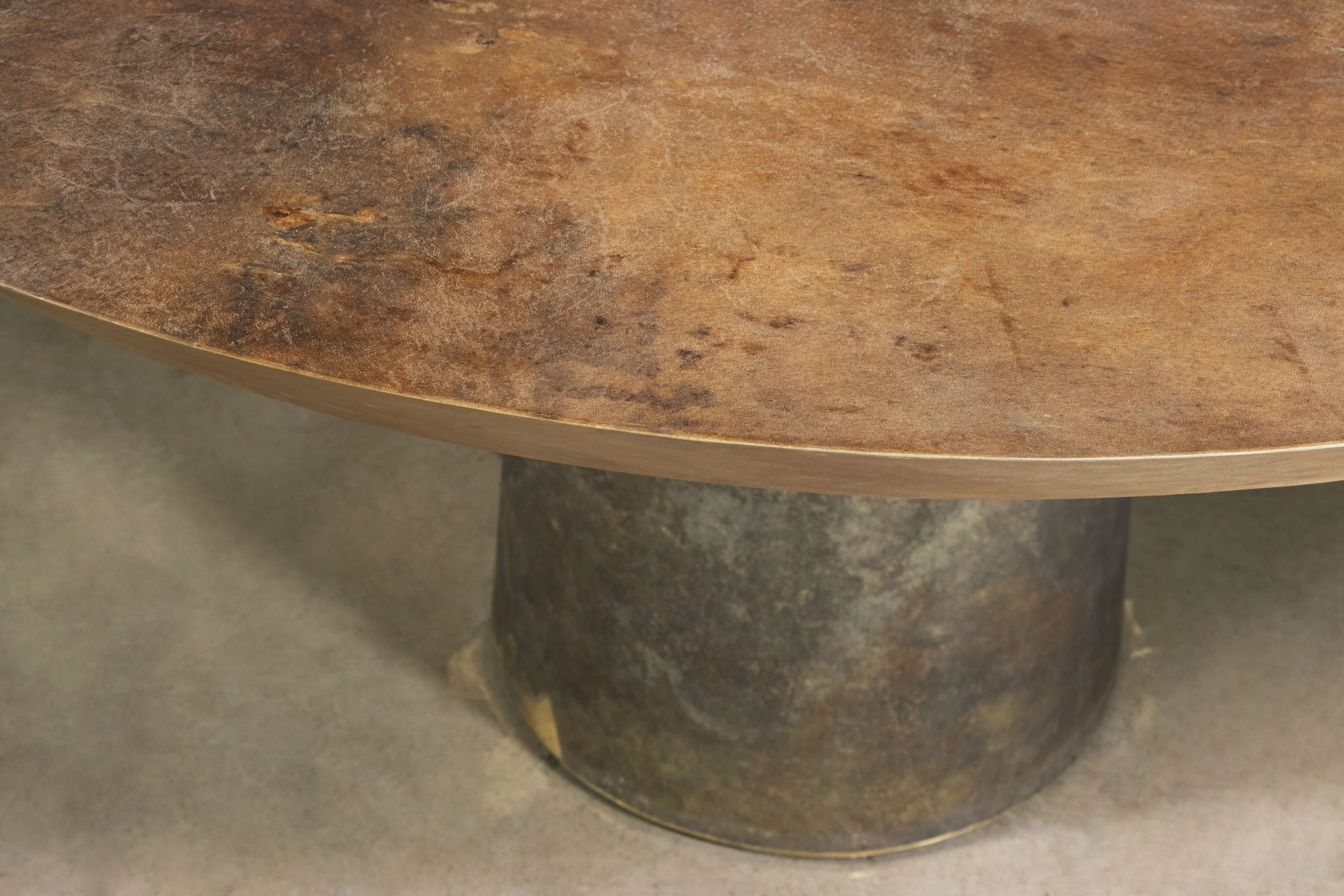 Benino Pergamino Table by Costantini 03.jpg