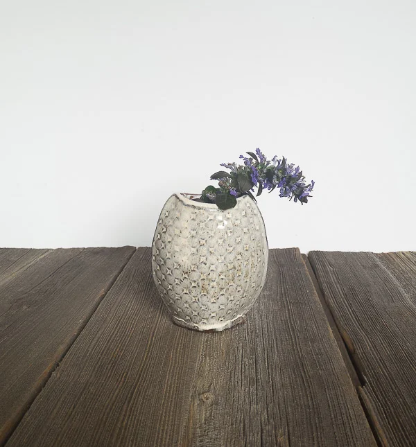 windowsill vase.jpg
