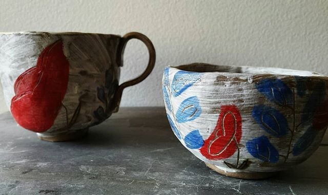 New moon, new beginnings...
.
.
.
These little test cups have been waiting to be fired for a long time.  They were in the kiln before Easter, then the kiln needed new thermocouples. Then I pulled my hair out with the new firing taking longer than ant