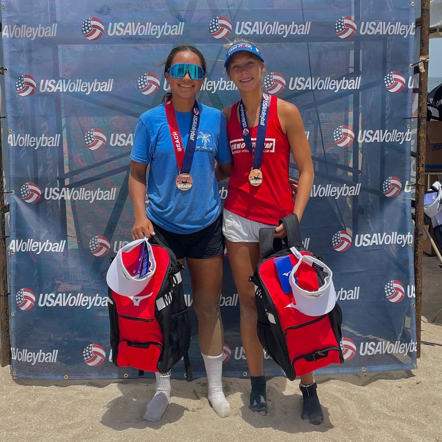 3rd 16 OPEN @usavbeach Nationals
@britainandbrielle_bvball2026 and partner Elena Lam 
Congratulations 🎈