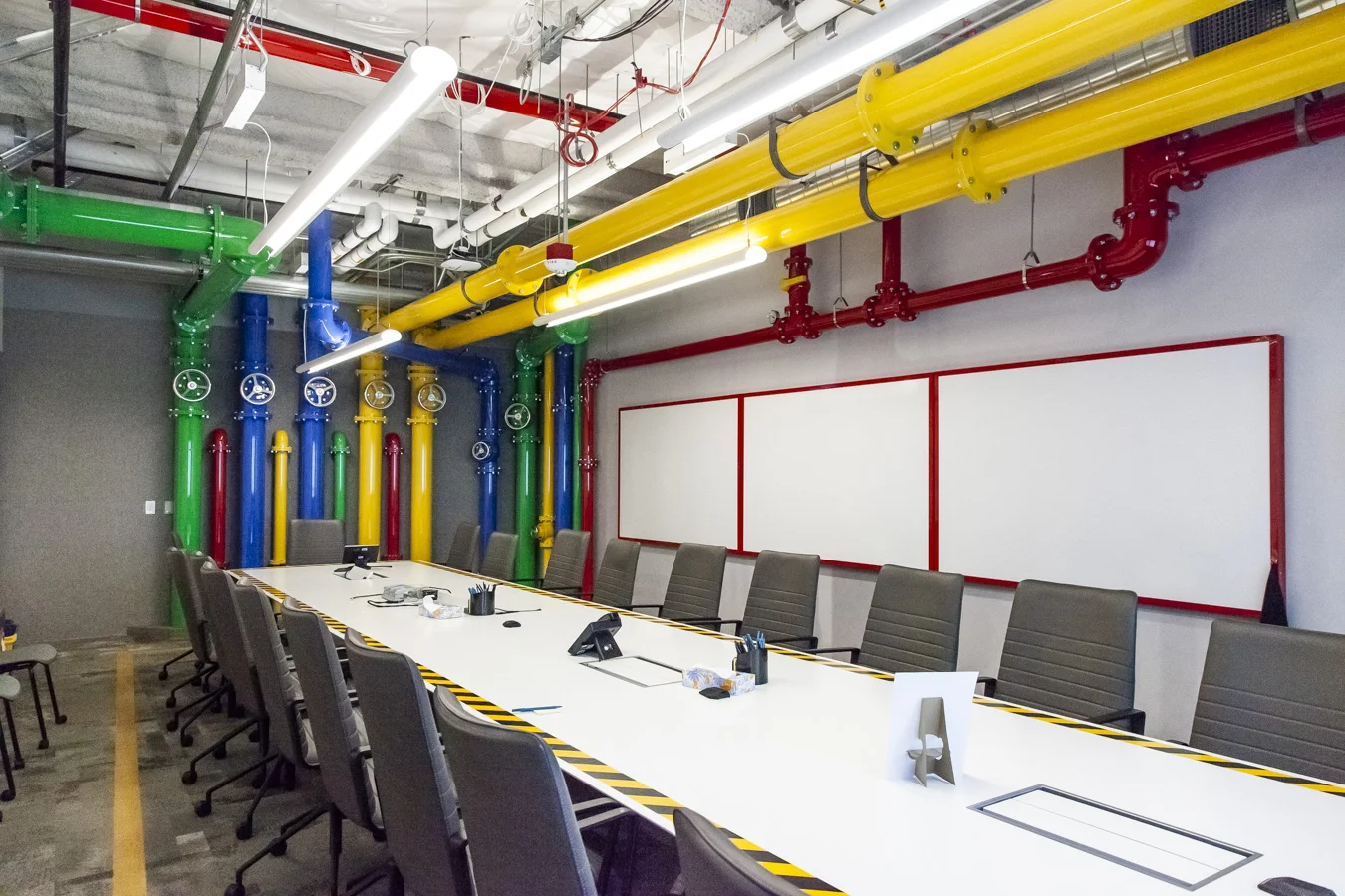 DataCenter_ConferenceRoom28_2.jpg