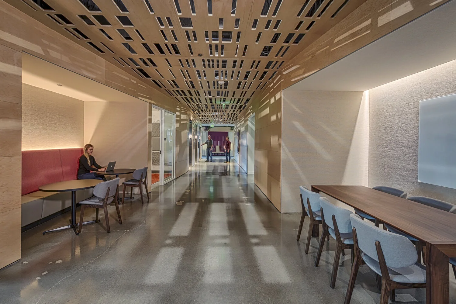 2-7_10_Google Mathilda 2_Code Hallway_3.jpg