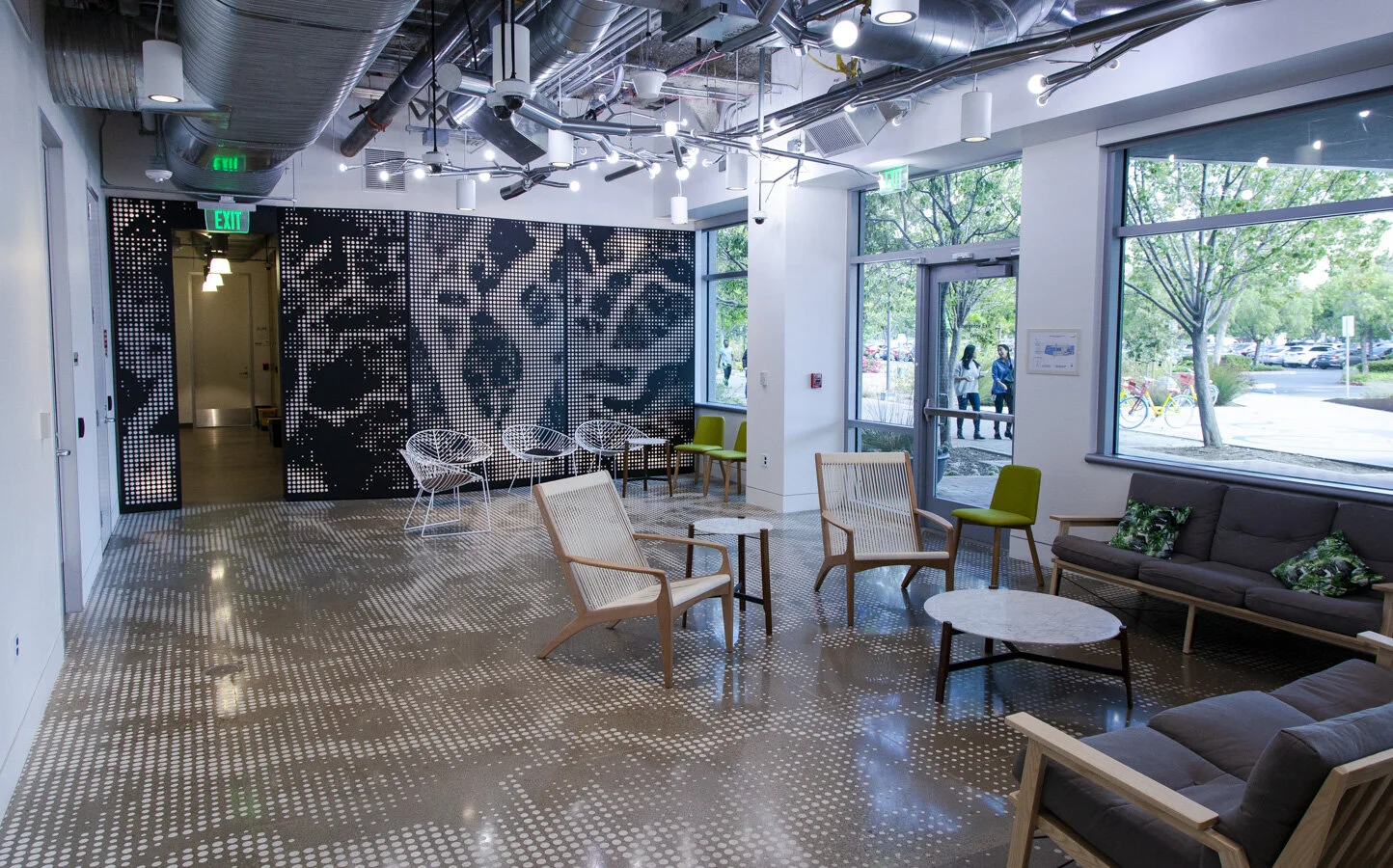 2-Sam-can you crop this a bit-Lobby_Lightbox5.jpg