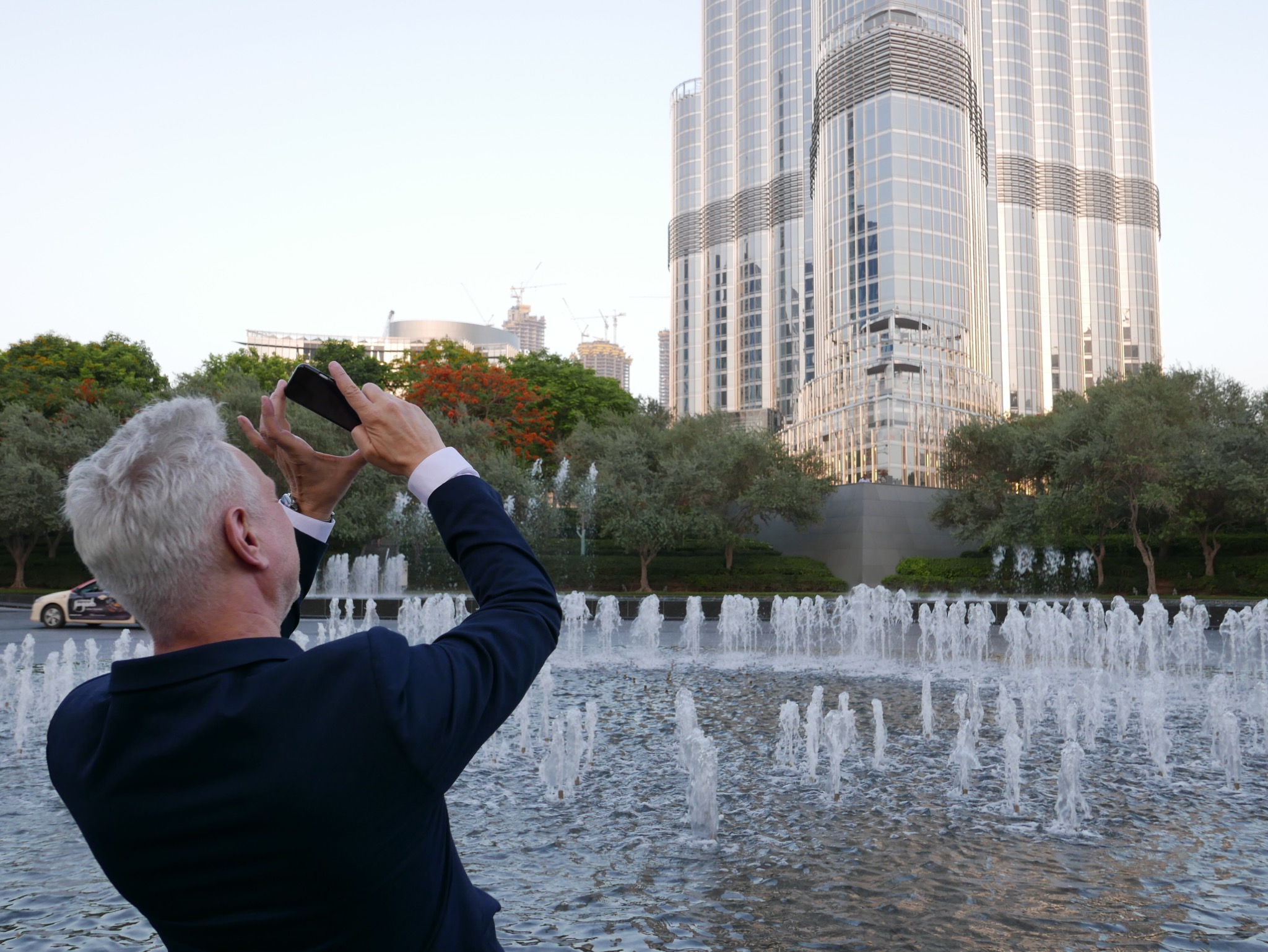  Roland snaps of photo of the Burj Khalifa 