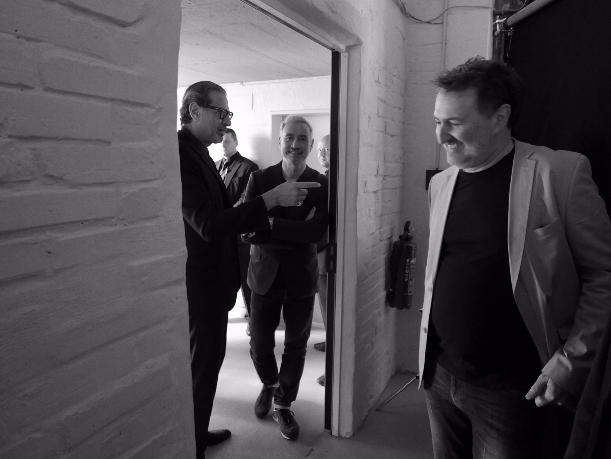  Roland, Jeff, and Harald Kloser have a laugh behind the scenes in Germany 