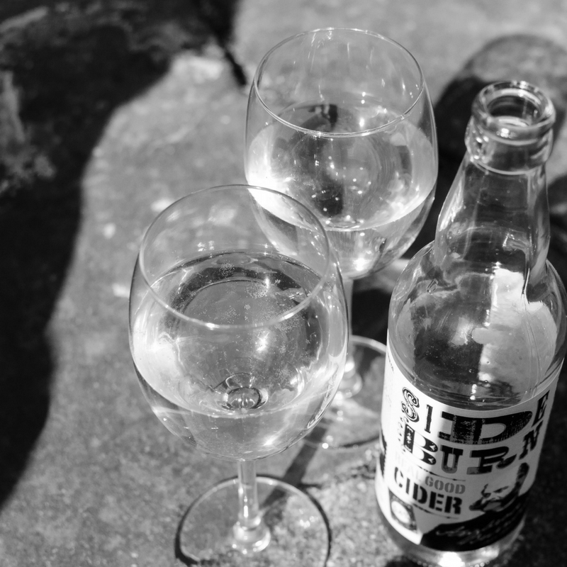 CIDER CIDER De eerste Cider winkel van Nederland met het grootste aanbod. Cidercider is voornamelijk geboren uit passie, maar ook een tikkeltje uit frustratie over het gebrek aan fatsoenlijke cider in Nederland. In de FenixFoodFactory vindt u dan ook de allereerste ciderwinkel van het land. CiderCider is een jong en fris bedrijfje met als ambitie om cider (en Poiré) in Nederland op de kaart te zetten. www.cidercider.nl