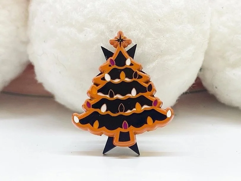 🖤 Just restocked these Halloween Ceramic Tree pins to the website! Grab these &amp; my cutie vintage ghosts pins for the perfect spooky combo! 👻🧡🖤 link in bio or DM to order! #vintagestyle #vintagefashion #vintagehalloween #halloweentree #ceramic