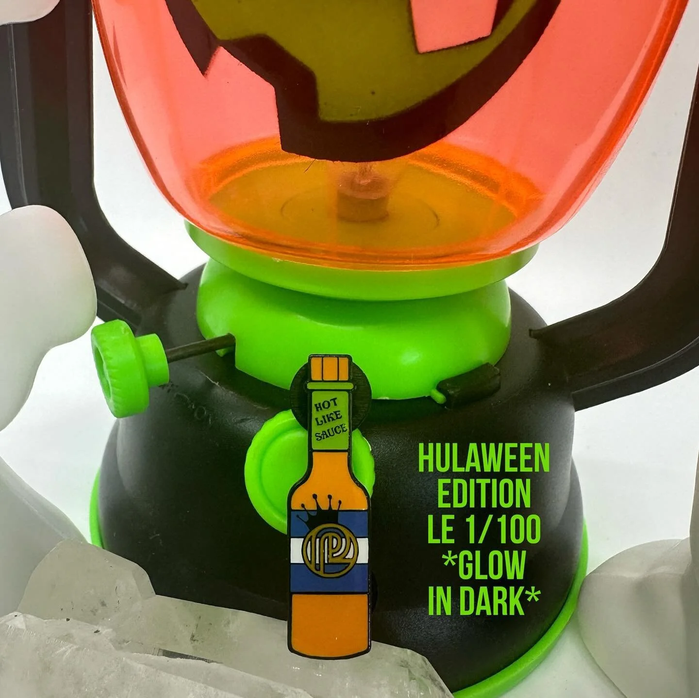 🛸Hot Like Sauce OG Reboot! Where are all my OG&rsquo;s at!? 10 years ago, I made a &ldquo;Hot like Sauce&rdquo; Pretty Lights pin that sold out all 3 variants!  Since PL is back, we are back, baby! Soundship Spacesystem Tour edition! All LE 1/100. I