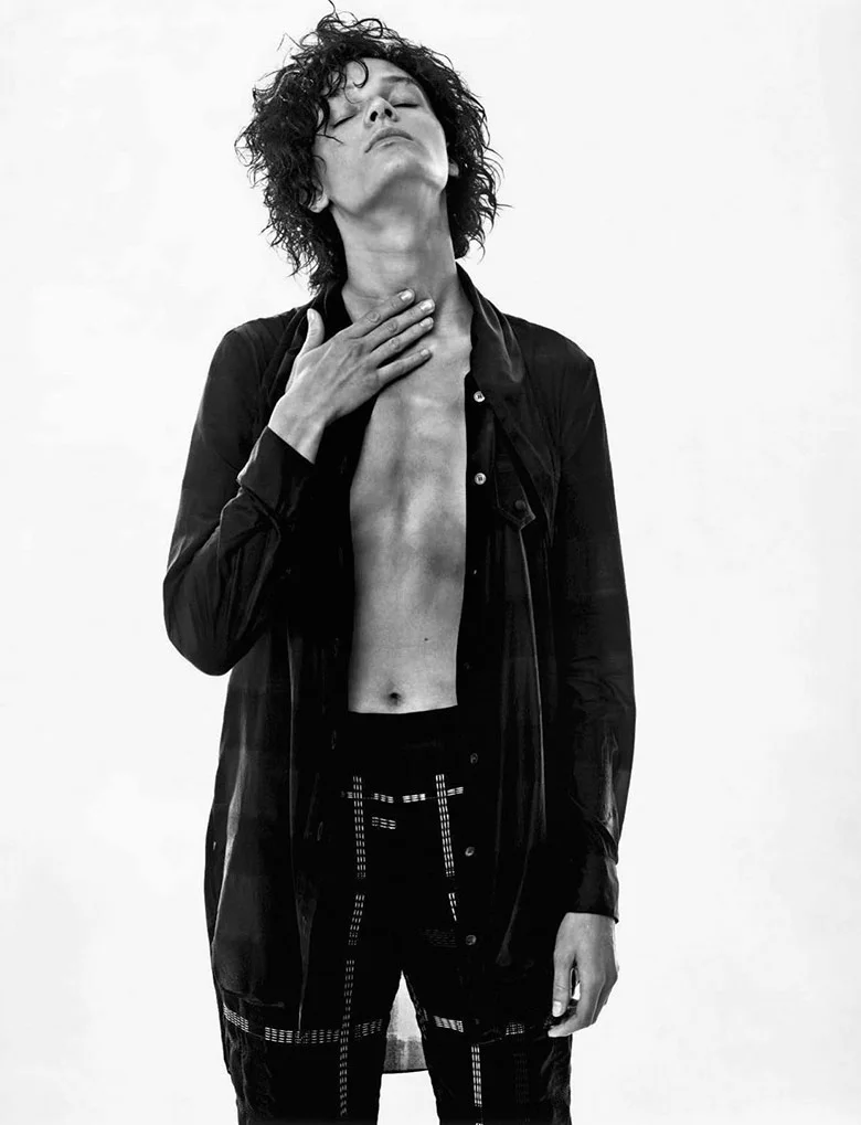 vogue-italia-november-2016-christian-macdonald-4.jpg