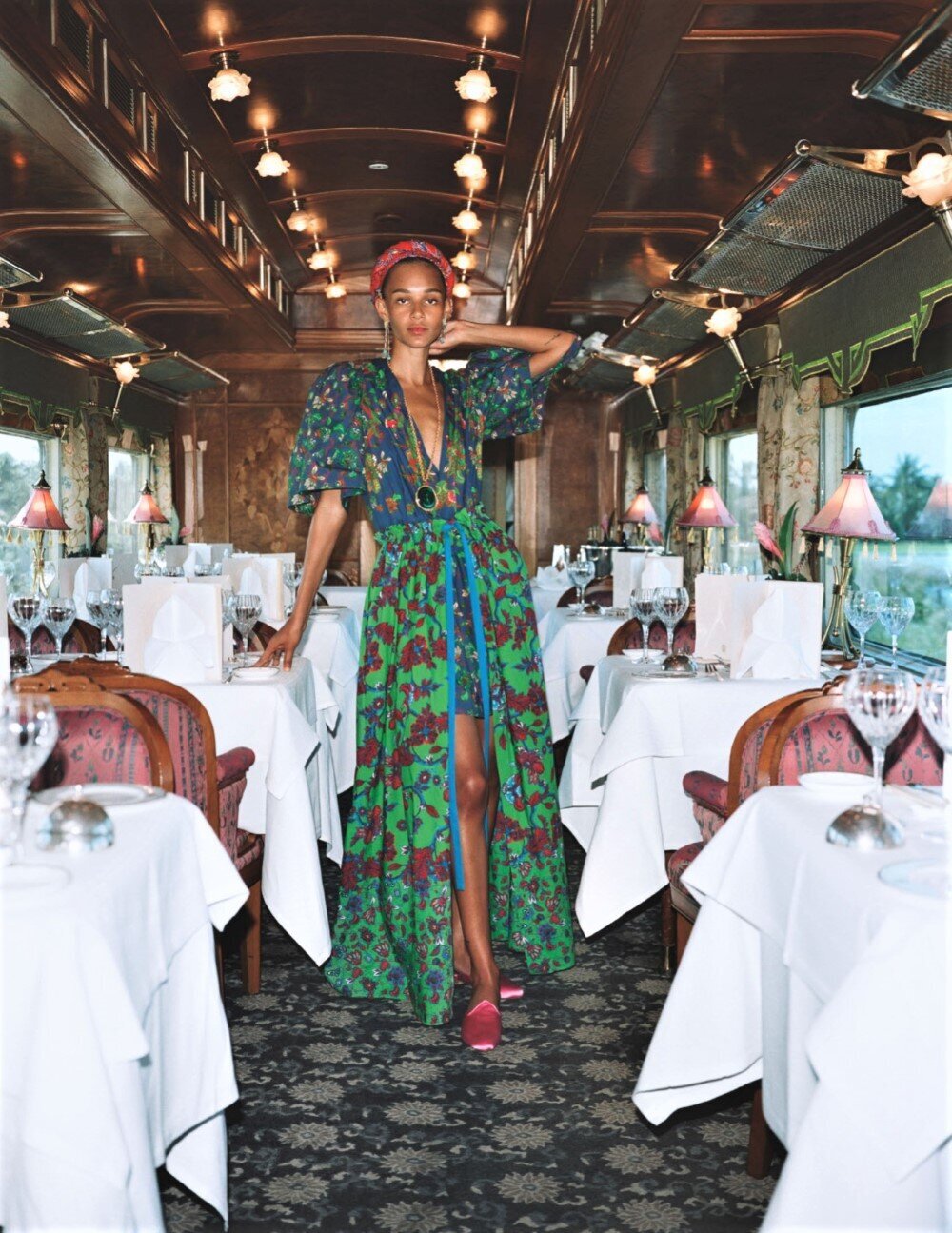 Binx+Walton+by+Angelo+Pennetta+for+Vogue+UK+April+2020+(3).jpg