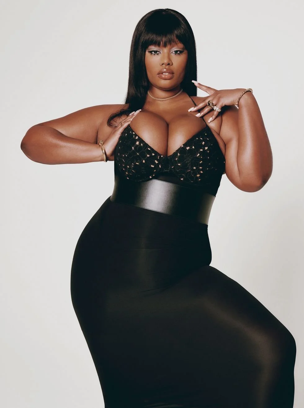 ELLE US April 2022