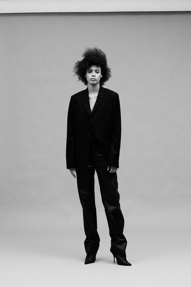 L'Officiel Italia December 2022