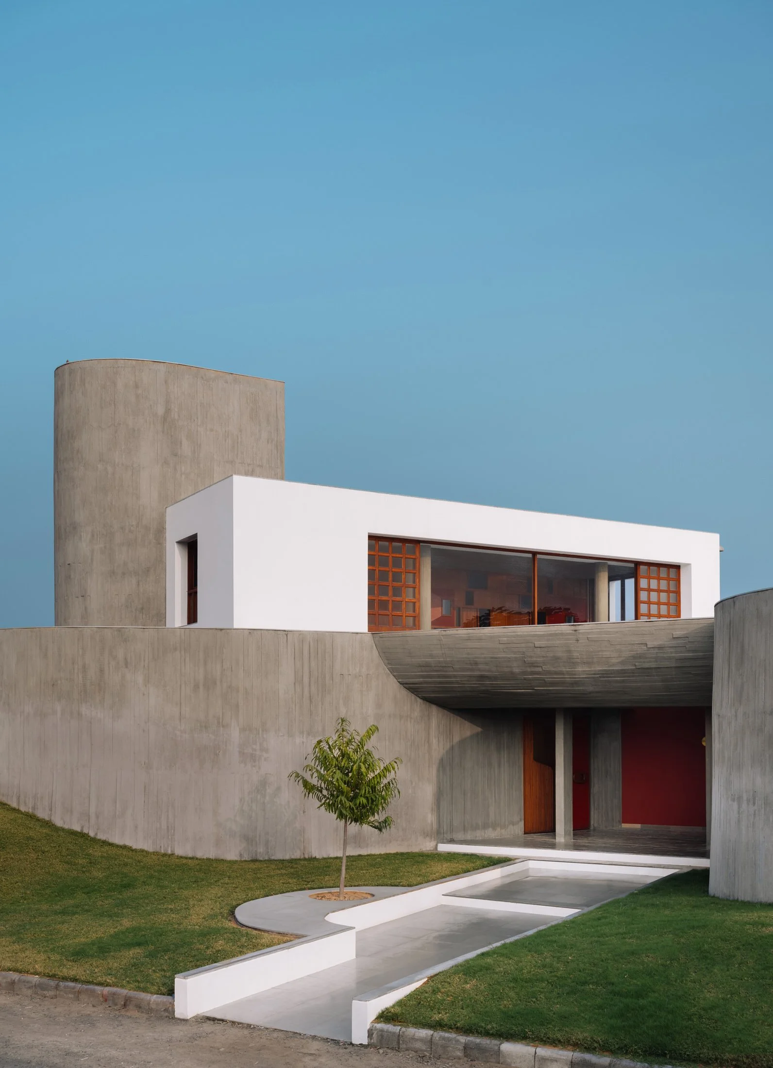 Enclosure House | Design Ni Dukaan