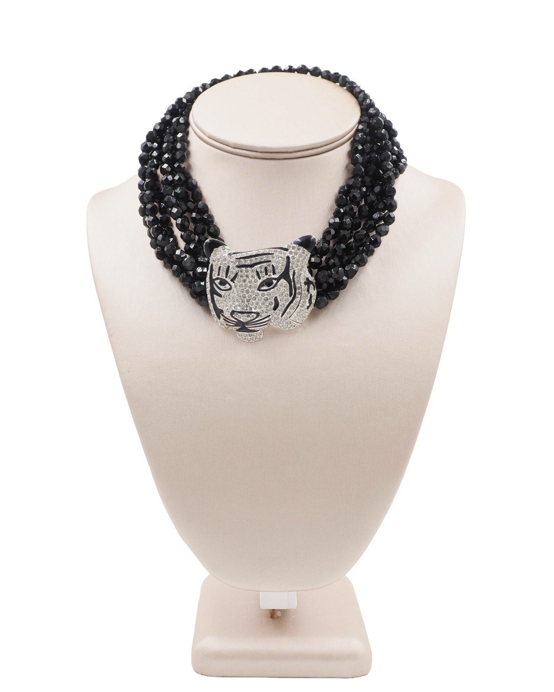 necklacke-front-2.jpeg