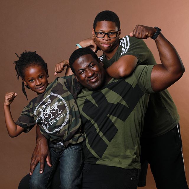 Nothing is stronger than family!💪📸
•
•
•
•
 Give us a call to schedule your Family Session!
•
•
•
•
#family #portrait #expression #canon #prints#smallbusiness #hawaii #smile #photography #studio #hawaiiphotographer #canonphotography #familyphotogra