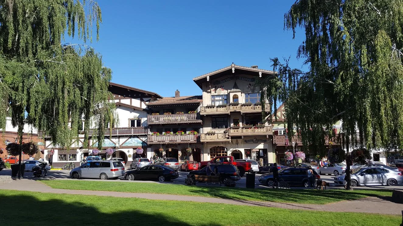 Leavenworth city center
