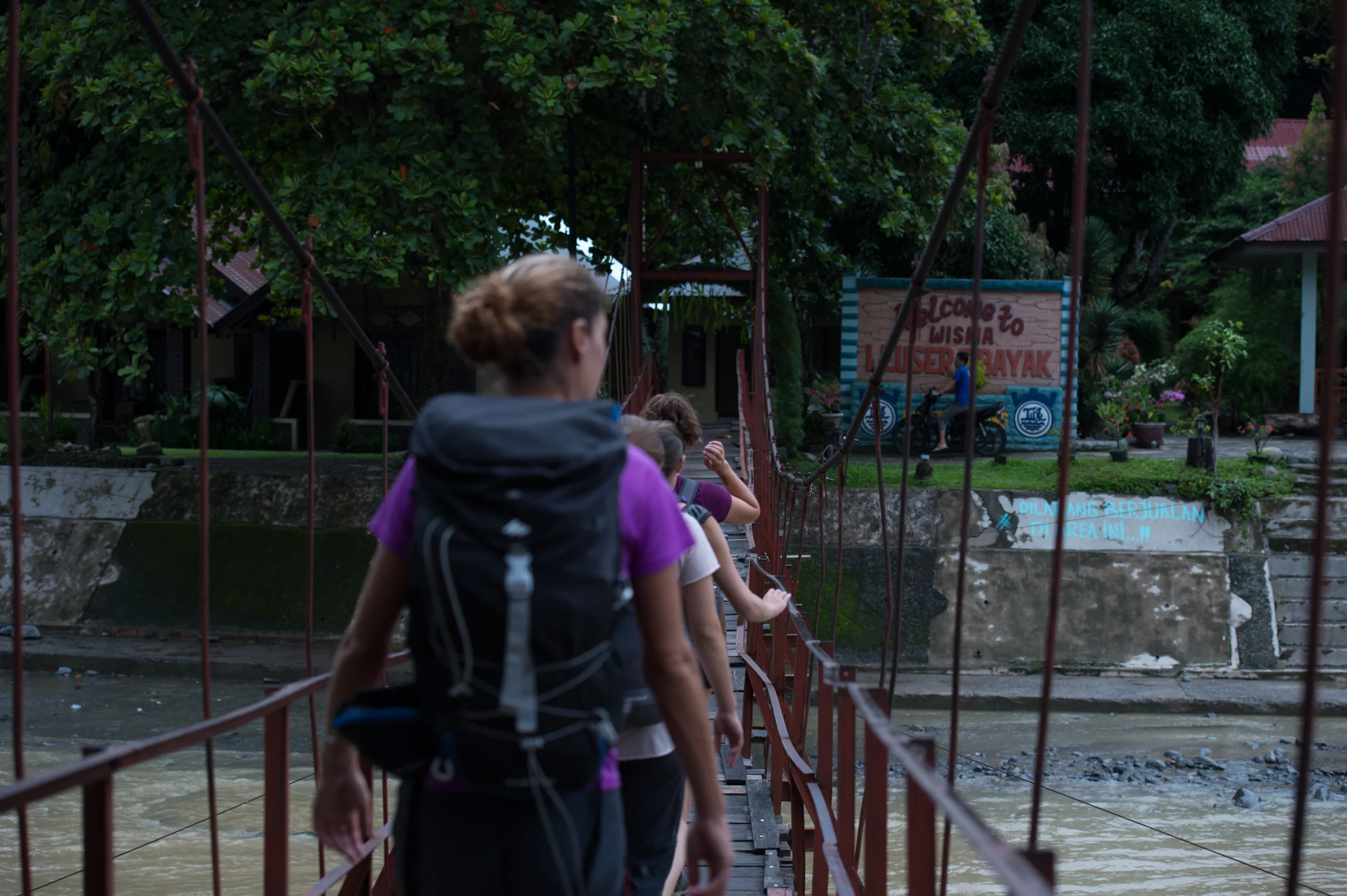 Orangutan Trekking in the Jungles of Sumatra - Photo by Timo Stahl (Instagram: @stahlson_vom_dach)