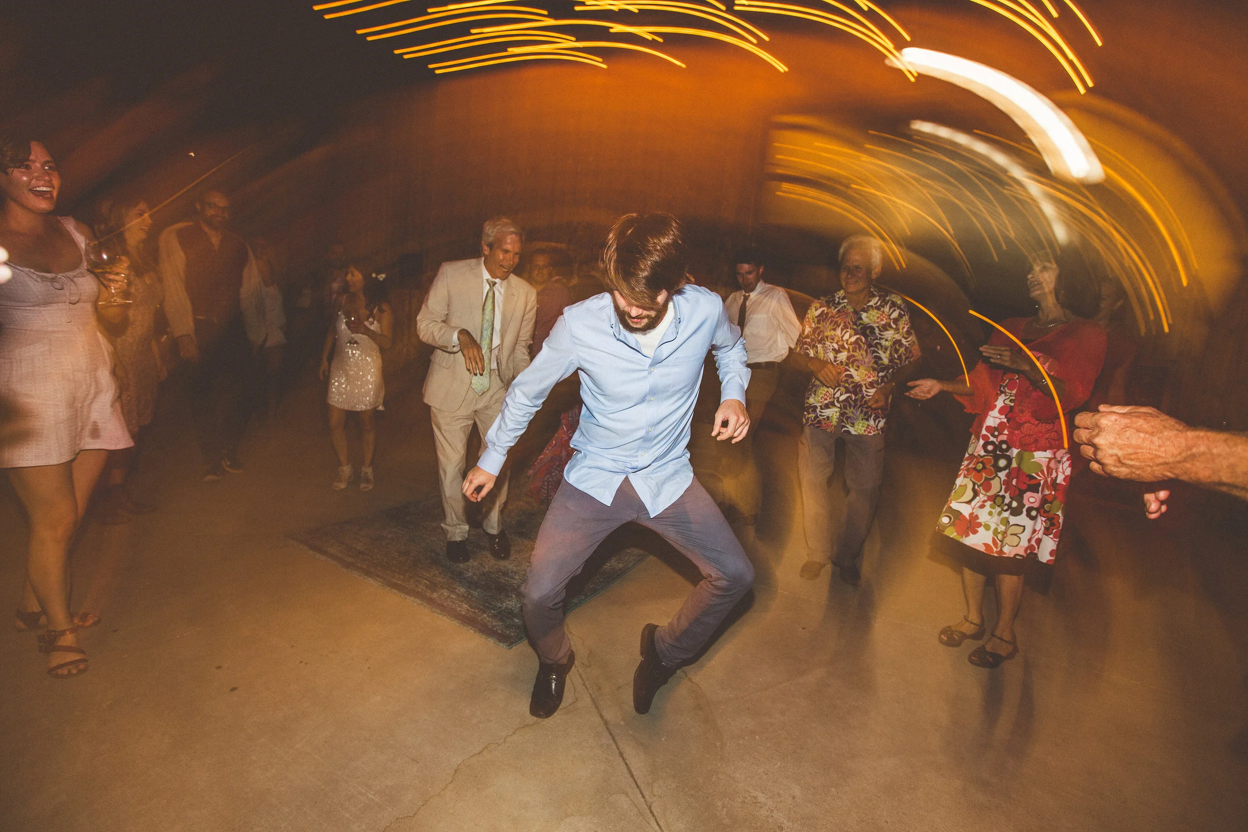 guests really started groovin' once the DJ took over for the evening... including the darling bride! 