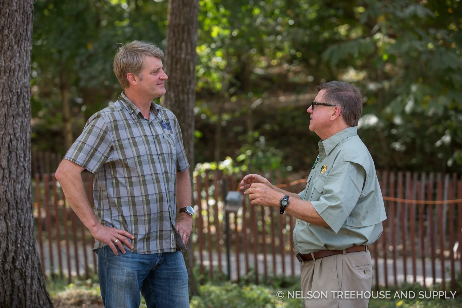 Martin Macdonald discusses plans for the treehouse with PEte.