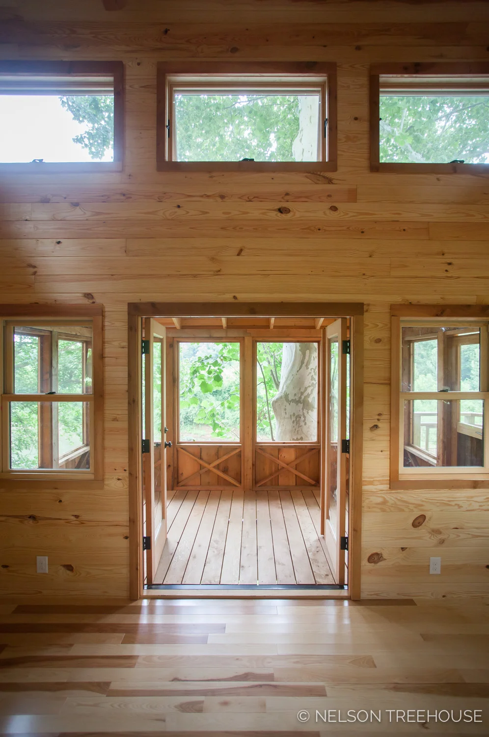 TenNessee Riverbank Treehouse entry to porch