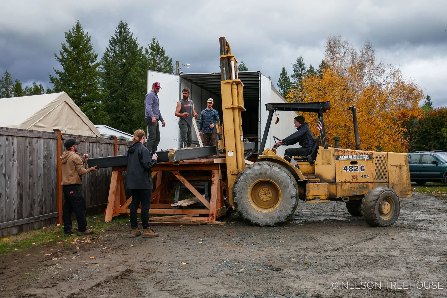 Nelson Treehouse Prefab for Treehouse Utopia - truck loading