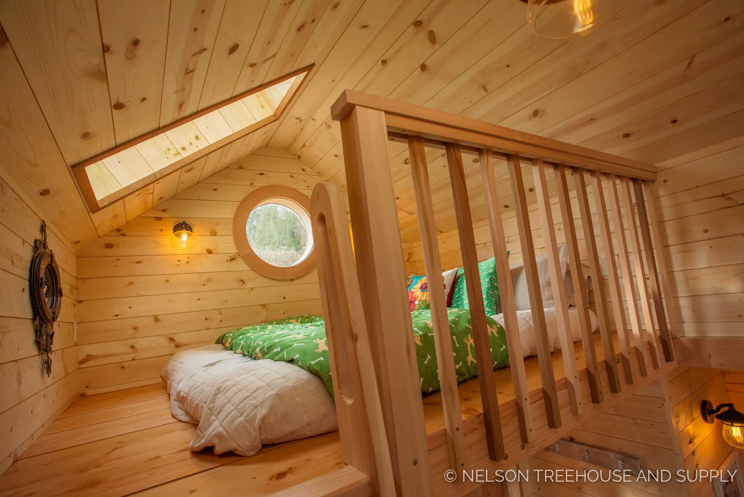 Bulldog Bungalow loft - nelson Treehouse
