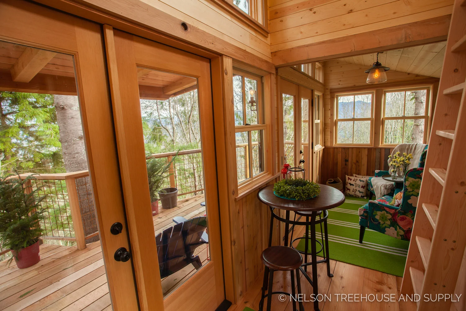 Inside the Bulldog Bungalow - nelson Treehouse