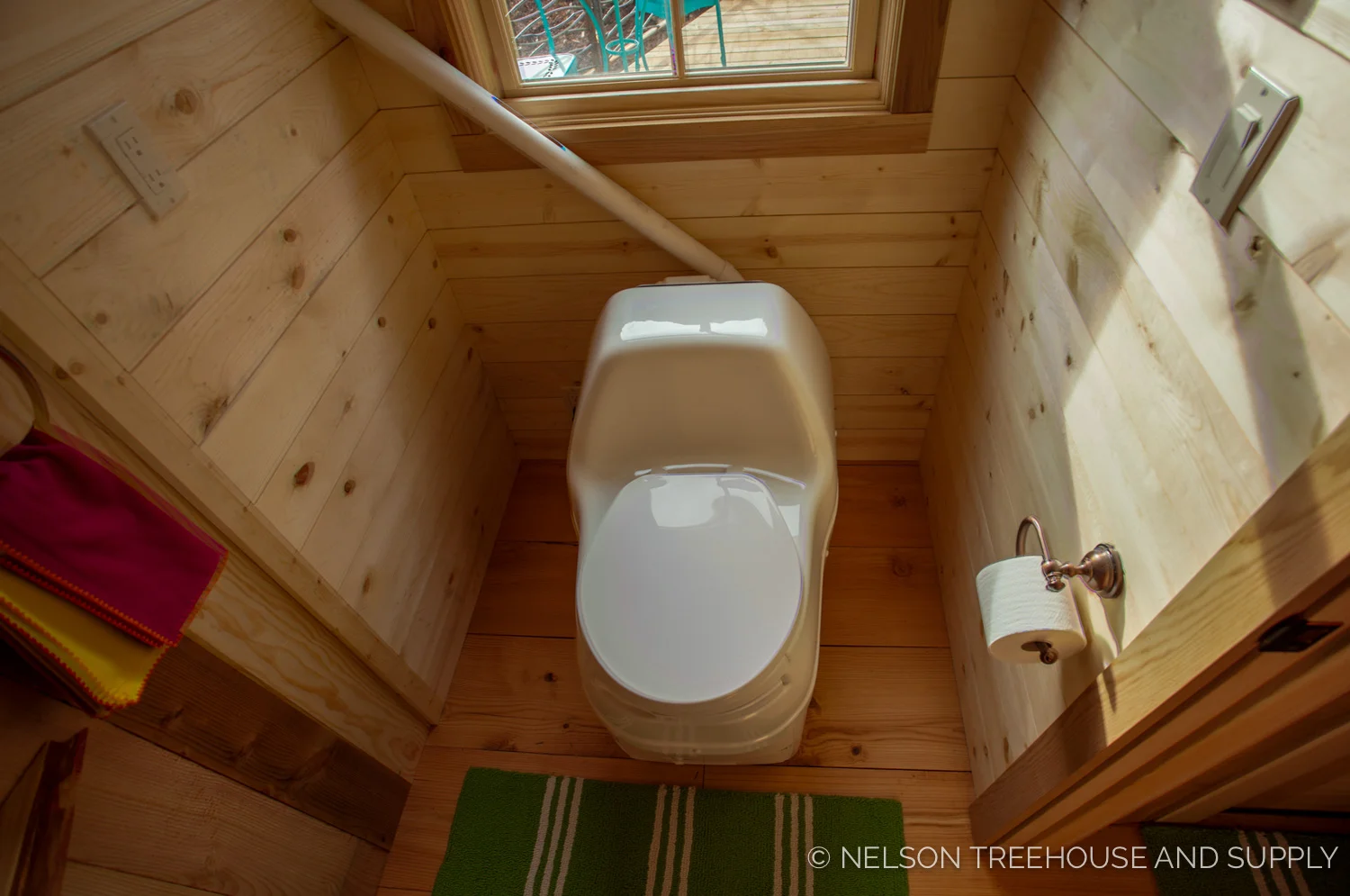 Bulldog Bungalow bathroom - nelson Treehouse
