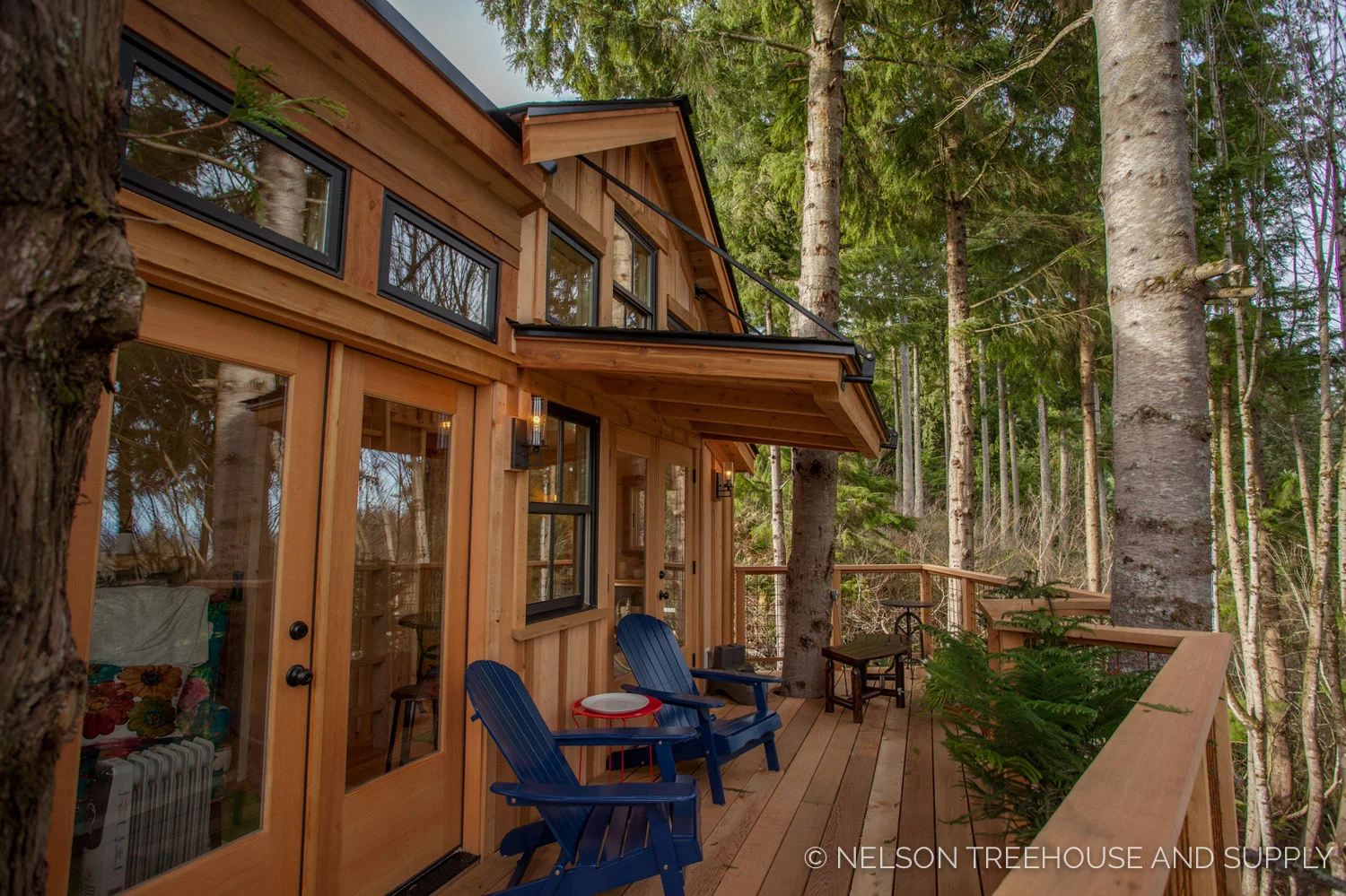 awning roof on the Bulldog Bungalow deck - nelson Treehouse