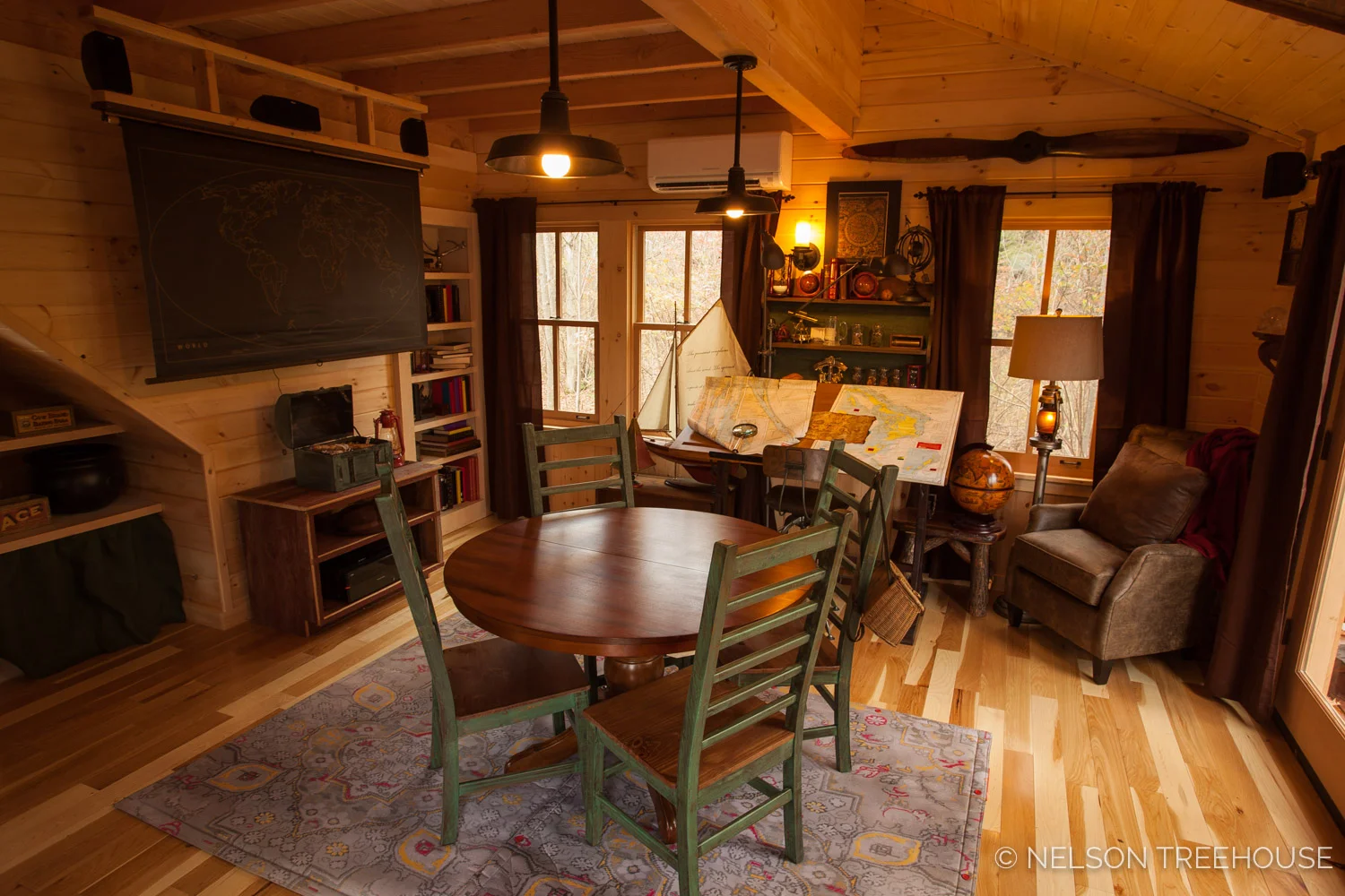 Nelson Treehouse - Adventure TEmple Living Room