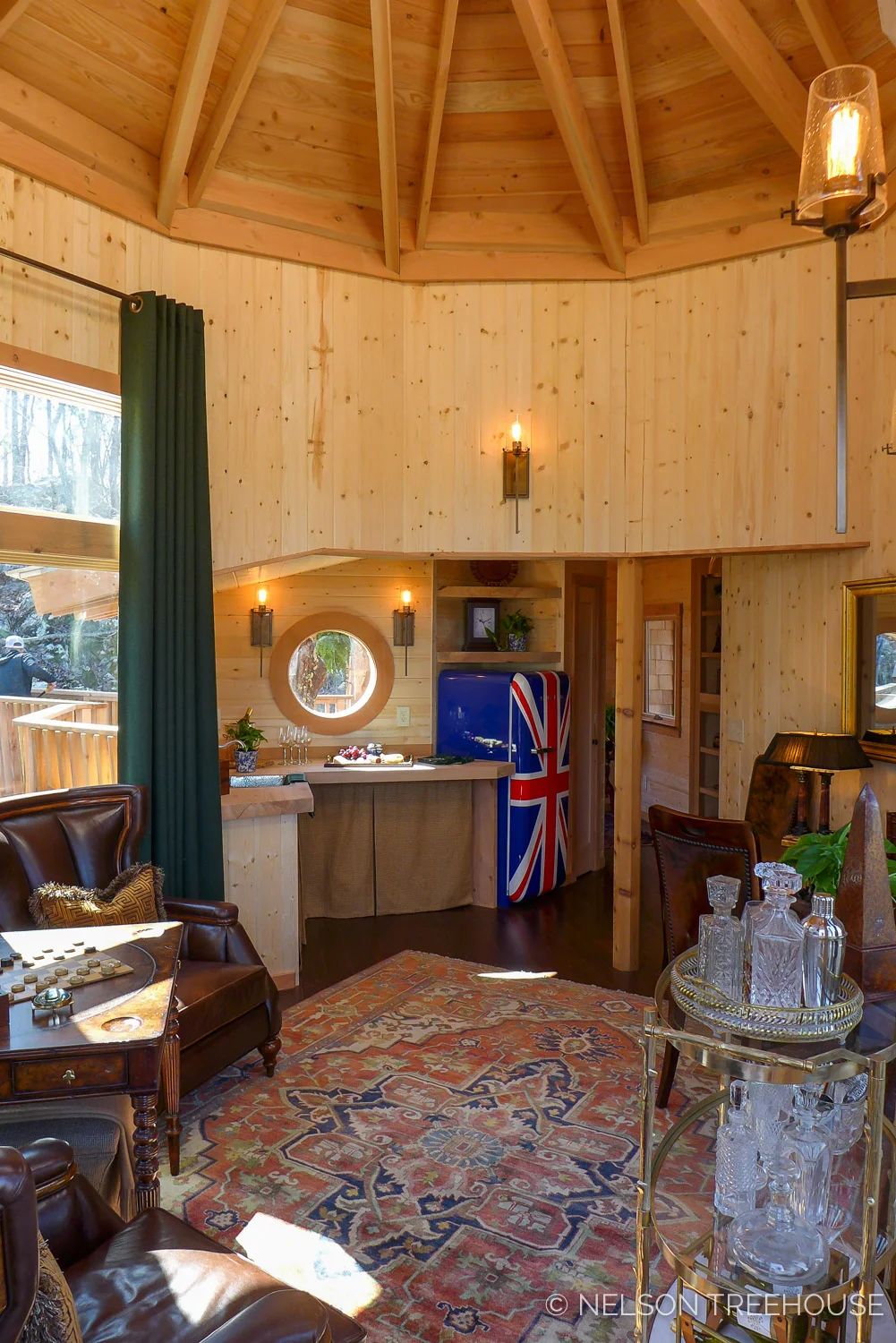 Super Spy Treehouse - Nelson Treehouse 2018 - Seating room