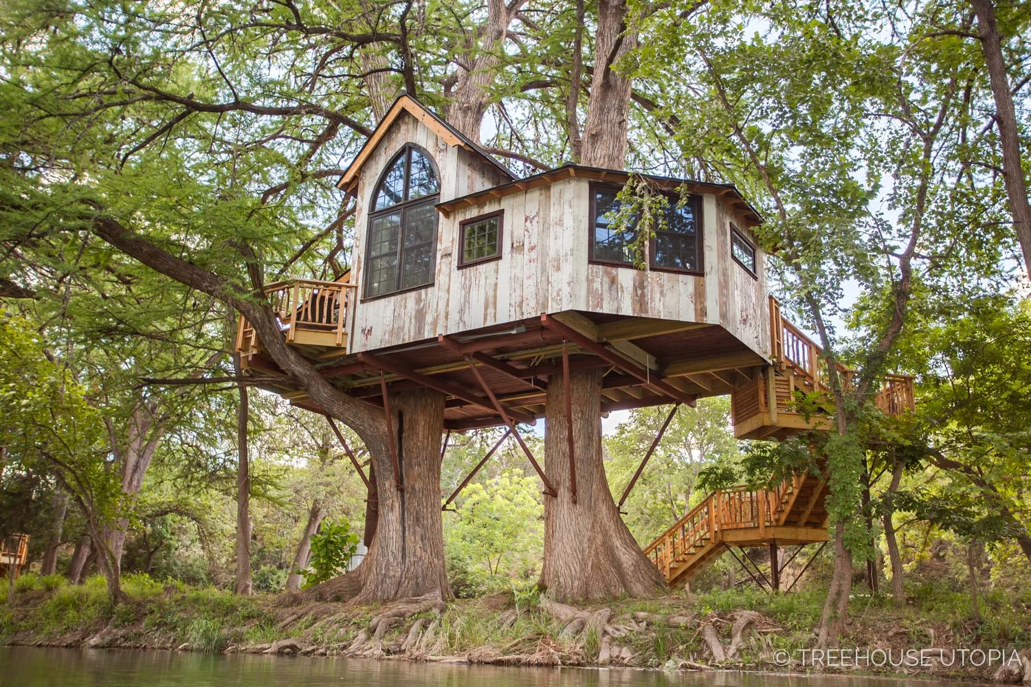Chapelle at Treehouse Utopia, a Texas Hill Country Retreat. Photo by Nelson Treehouse.