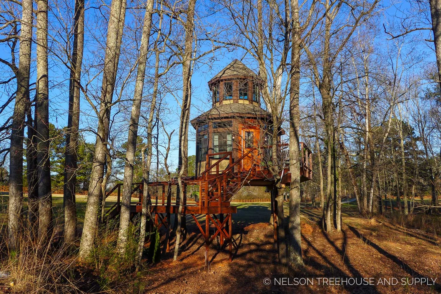Shaq’s treetop speakeasy was such a fun build