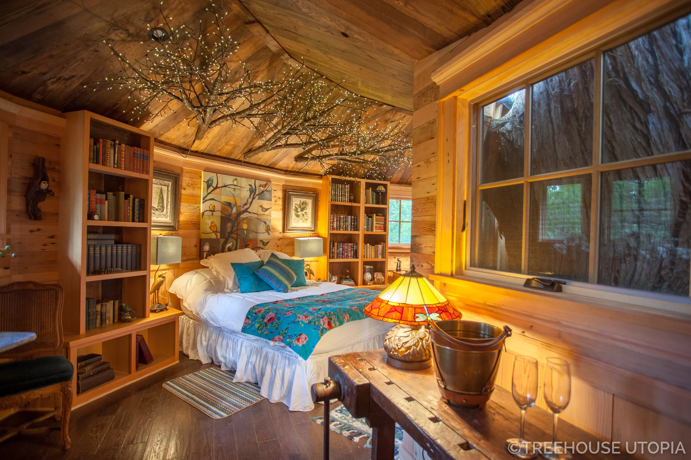 Marvin Windows in Biblioteque at Treehouse Utopia