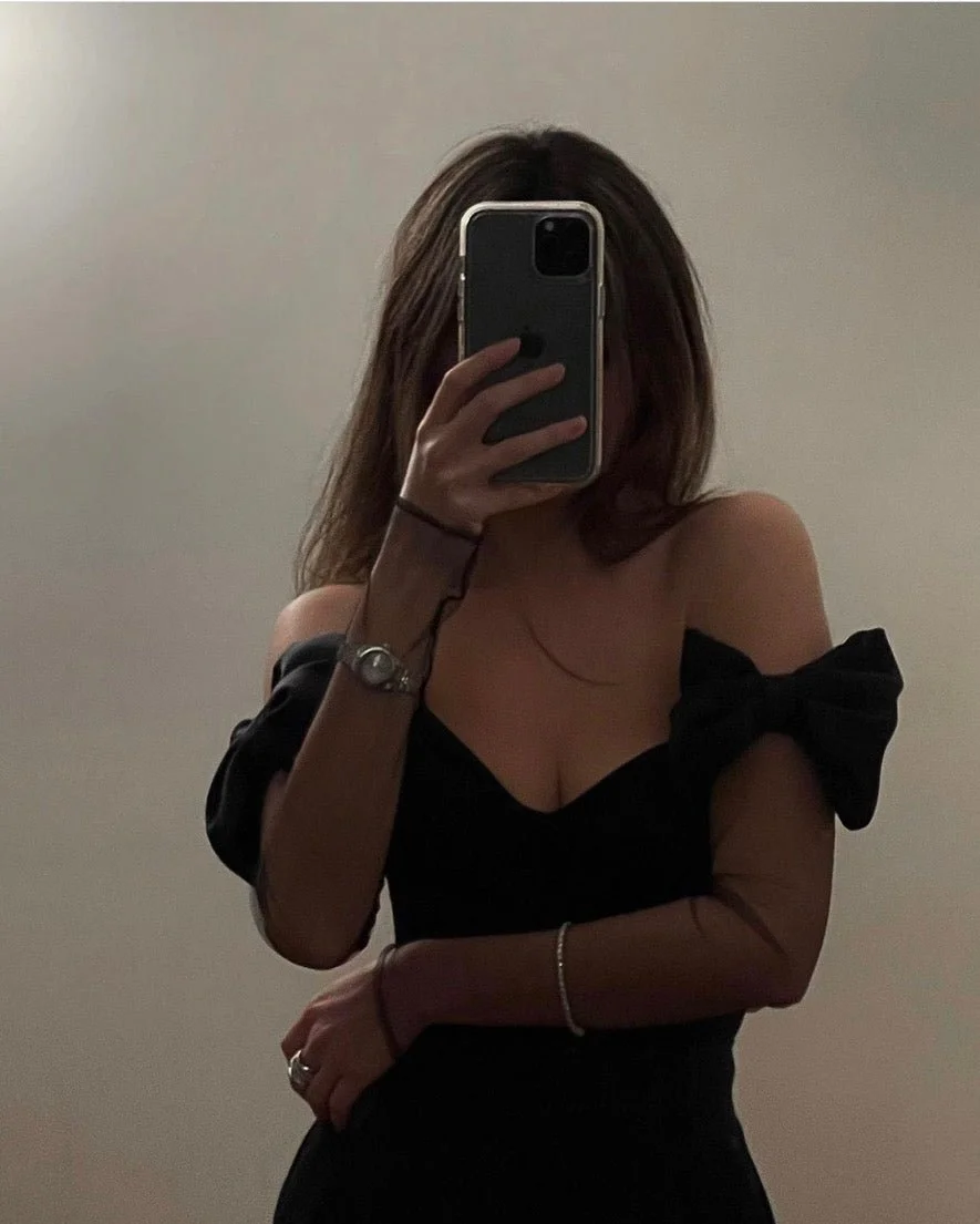 BOW SLEEVES_ON BODY.jpeg