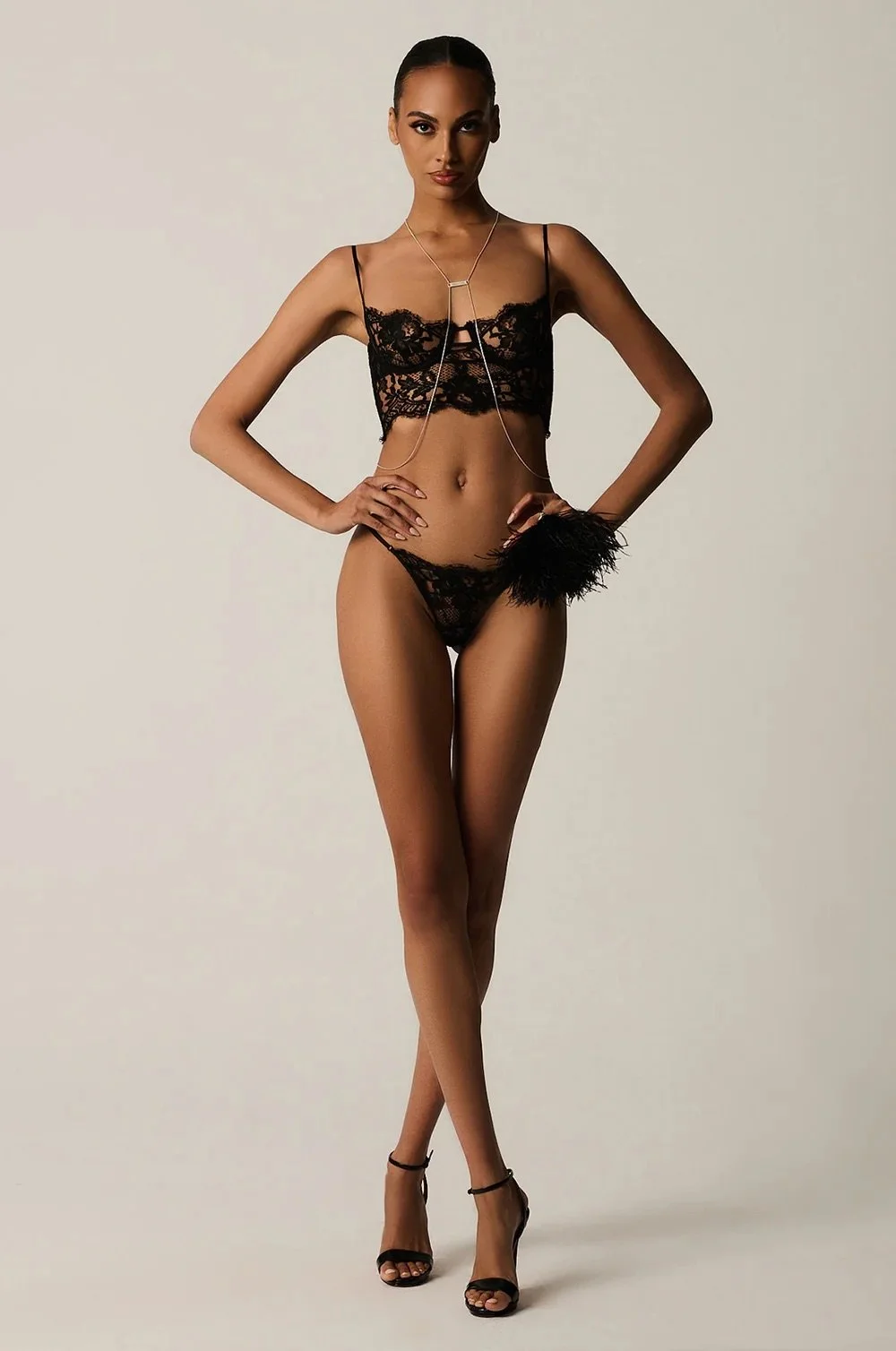 CAMILLELONGLINEBRACAMILLEG-STRINGBLACK1_03f85c9d-45ee-478e-82f0-d6b17c7b9c84_1000x.jpeg