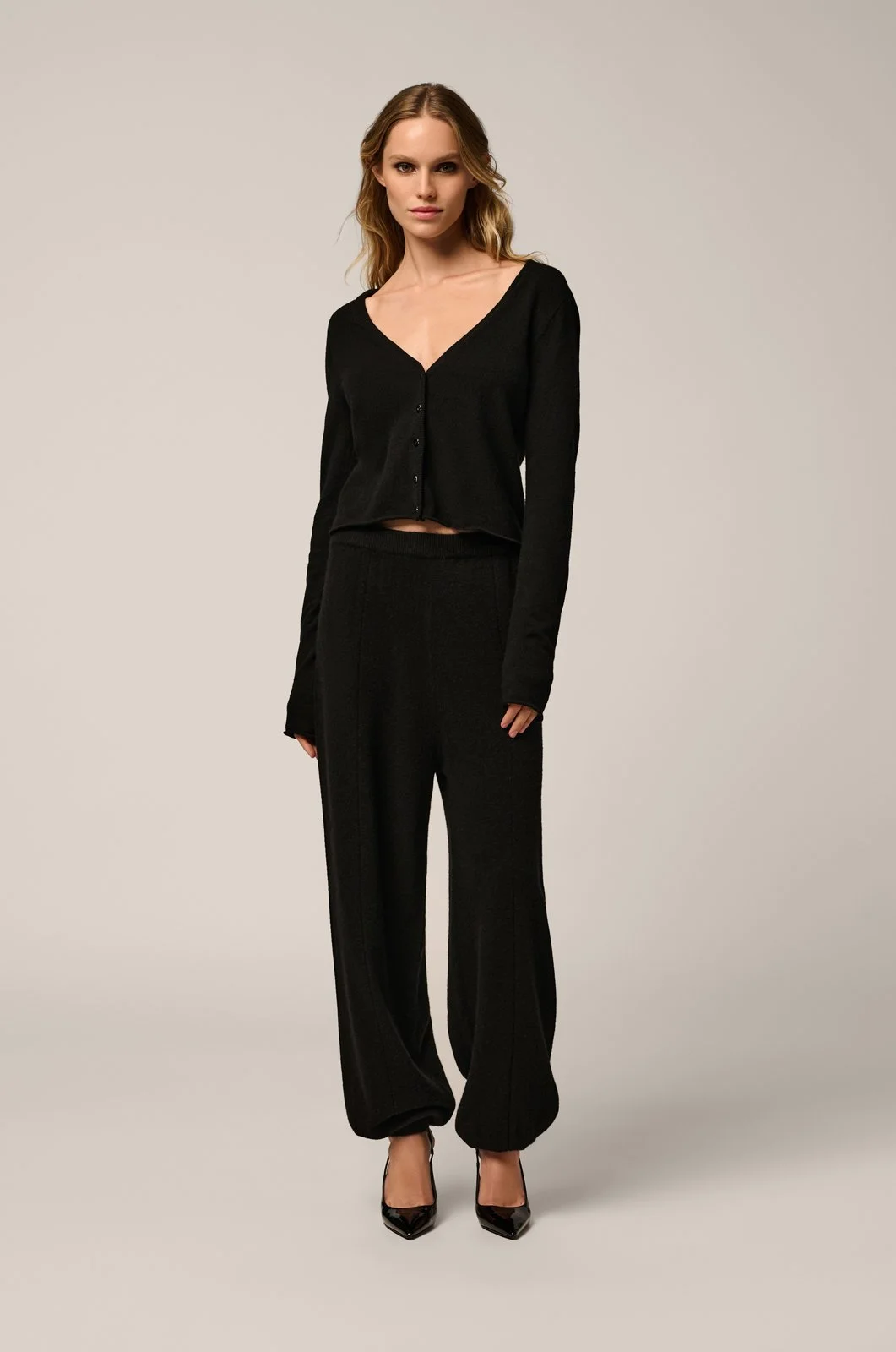 CASHMERE CARDIGAN & BALLOON SWEATPANT-BLACK32.jpg