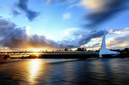 Sun_Dial_Bridge_Redding_CA_USA-420x279.jpg