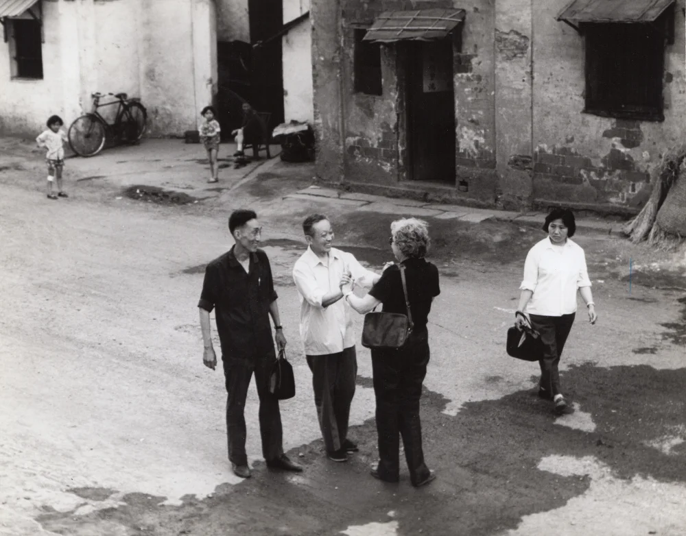 Marion Naifeh reuniting with her brother George in Wuhu in 1980.